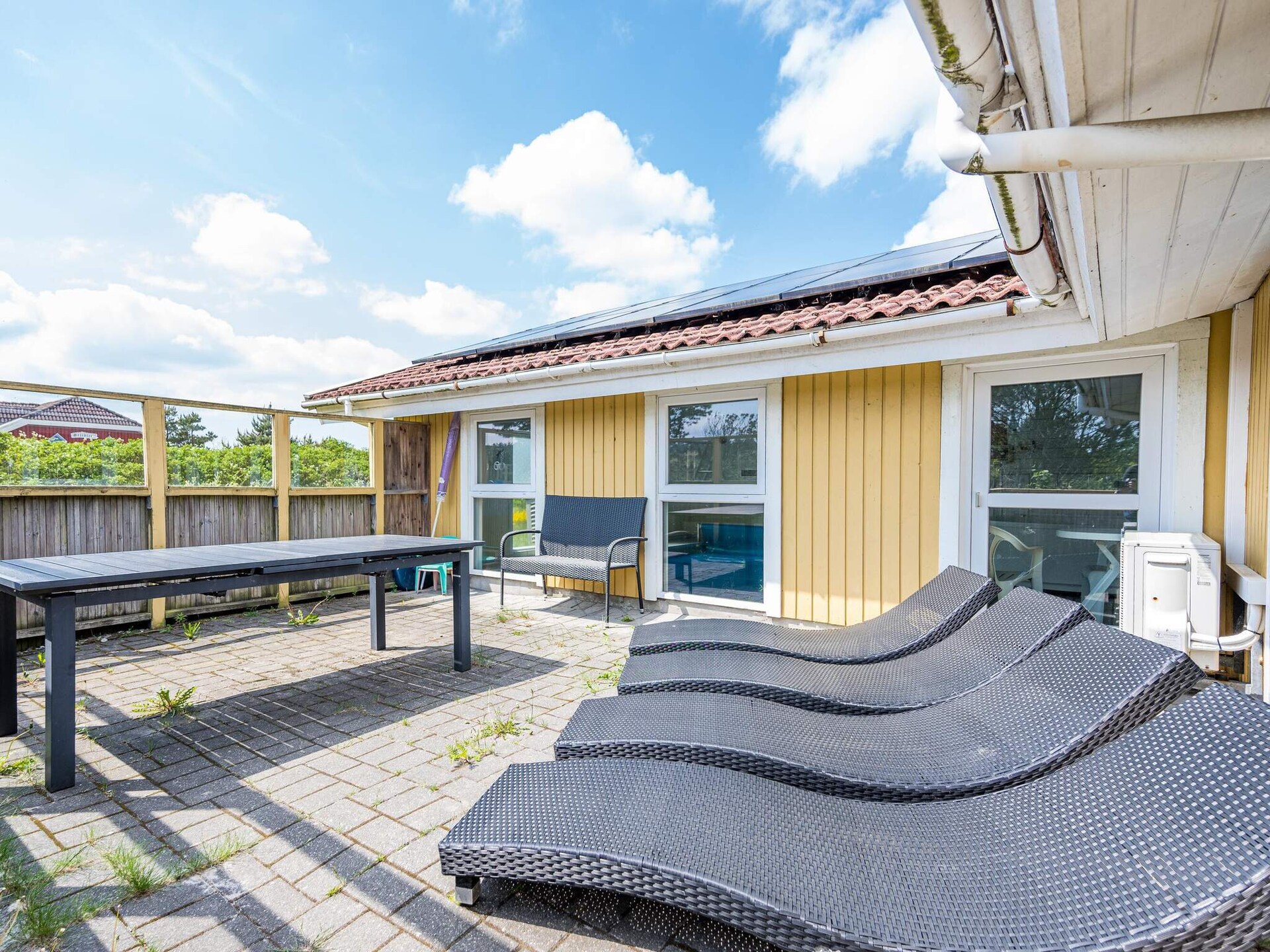 Op 900 m van het strand: ruim vakantiehuis in Henne met zwembad - foto 8