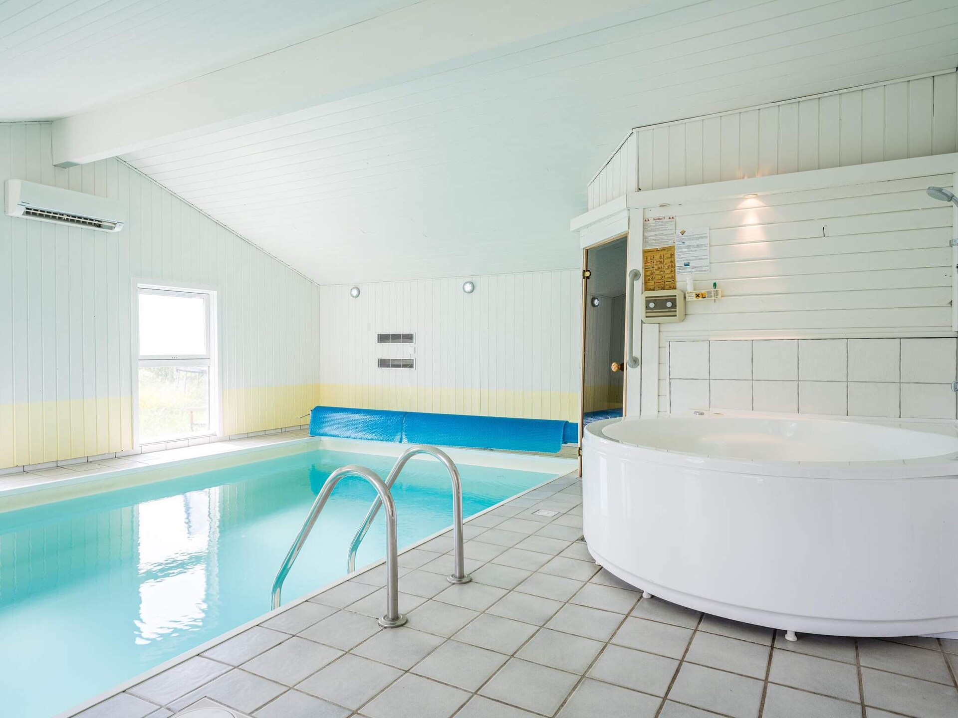 Op 900 m van het strand: ruim vakantiehuis in Henne met zwembad - foto 15
