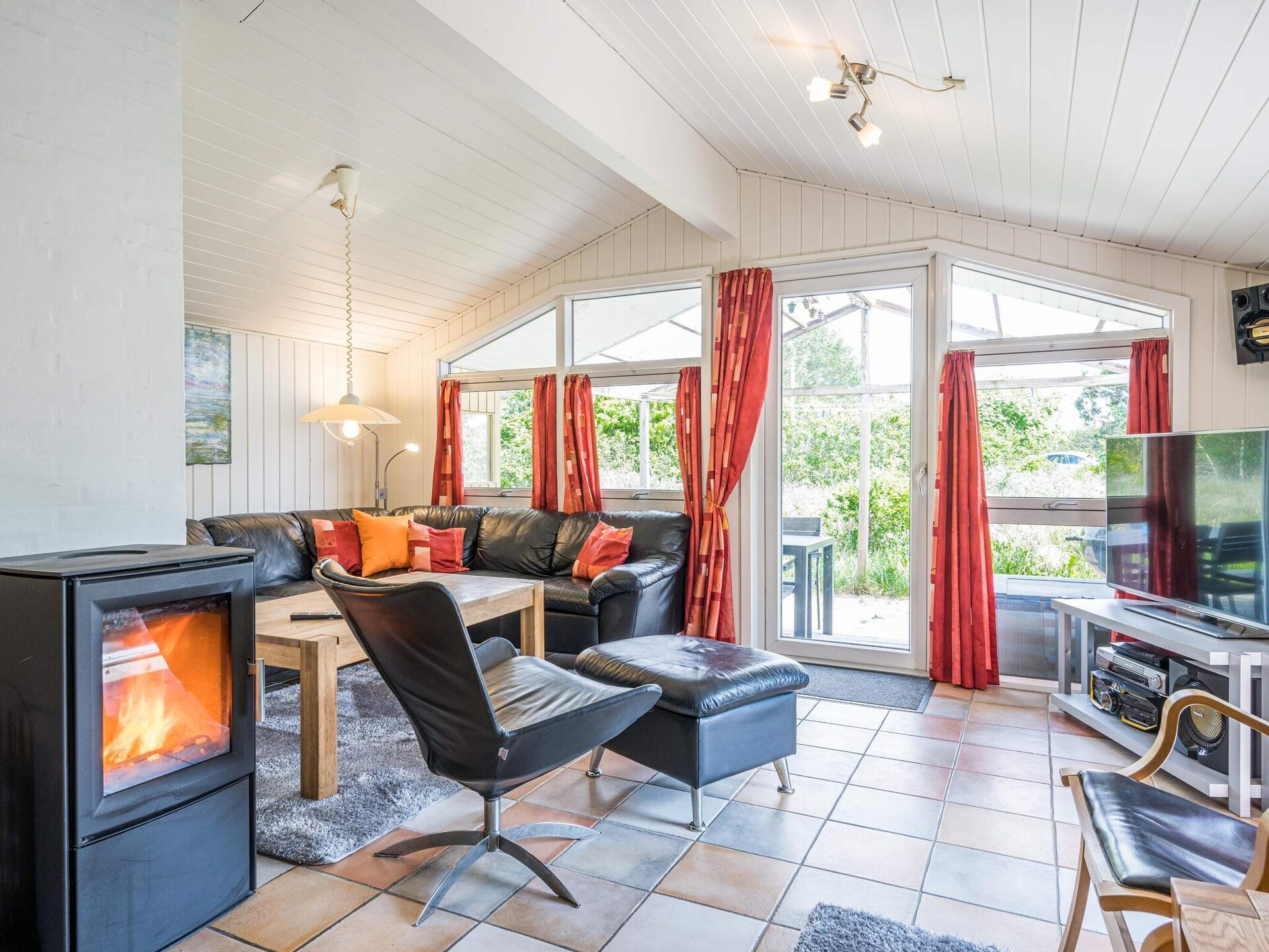 Op 900 m van het strand: ruim vakantiehuis in Henne met zwembad - foto 19