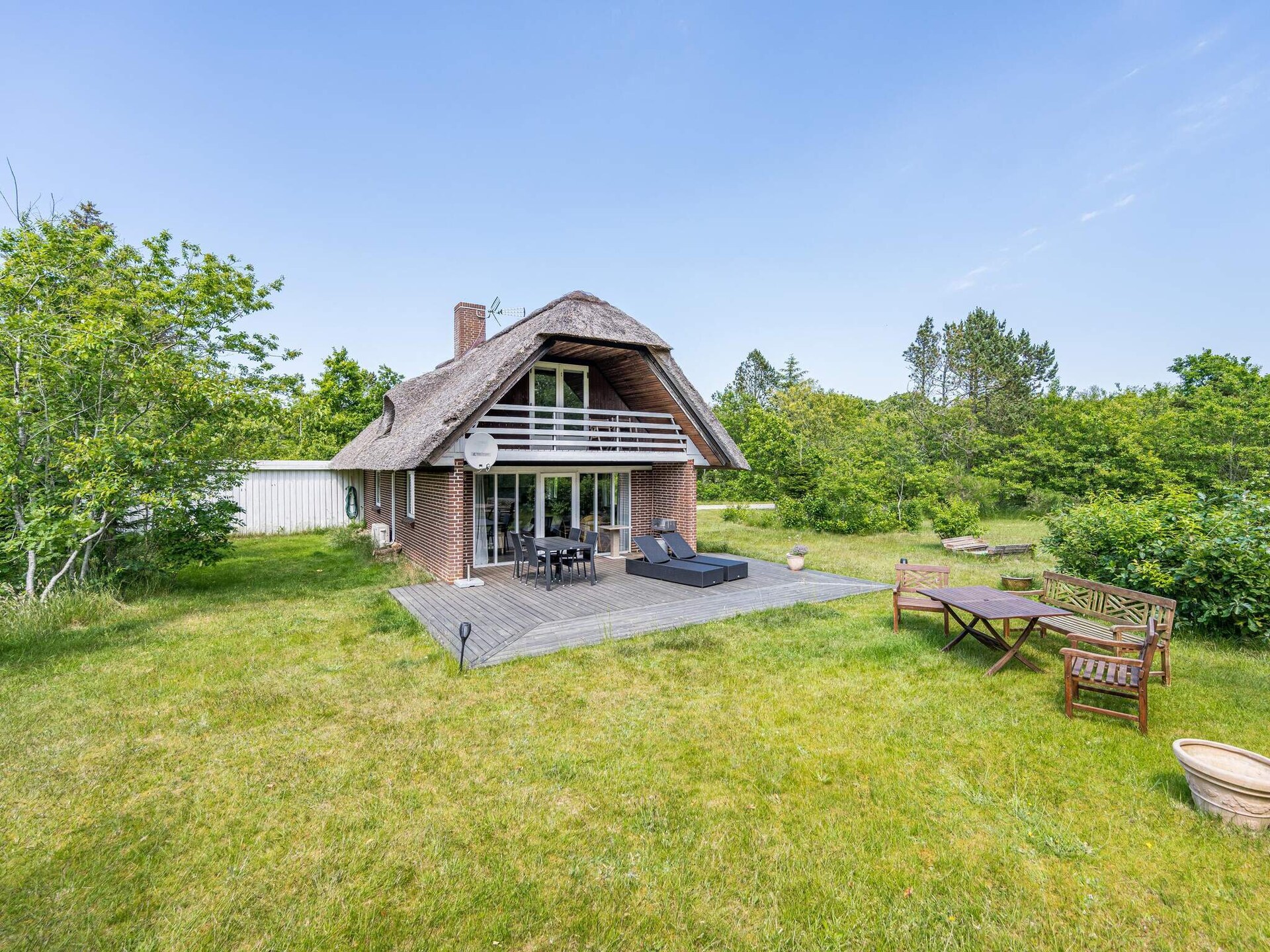 Vrijstaand vakantiehuis voor 6 personen op een rustig natuurperceel bij Henne Strand - foto 1