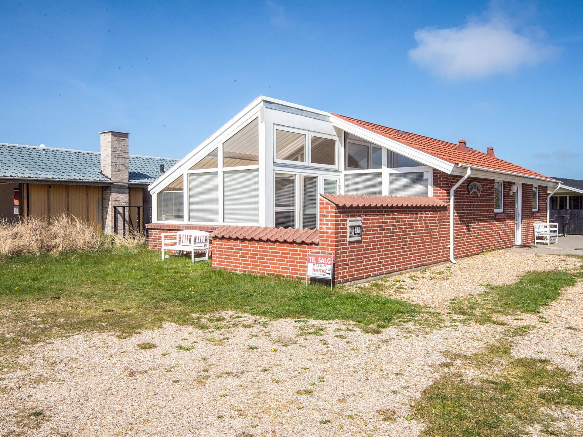 Gezellig rood vakantiehuis op 200 meter van het strand in Henne - foto 1