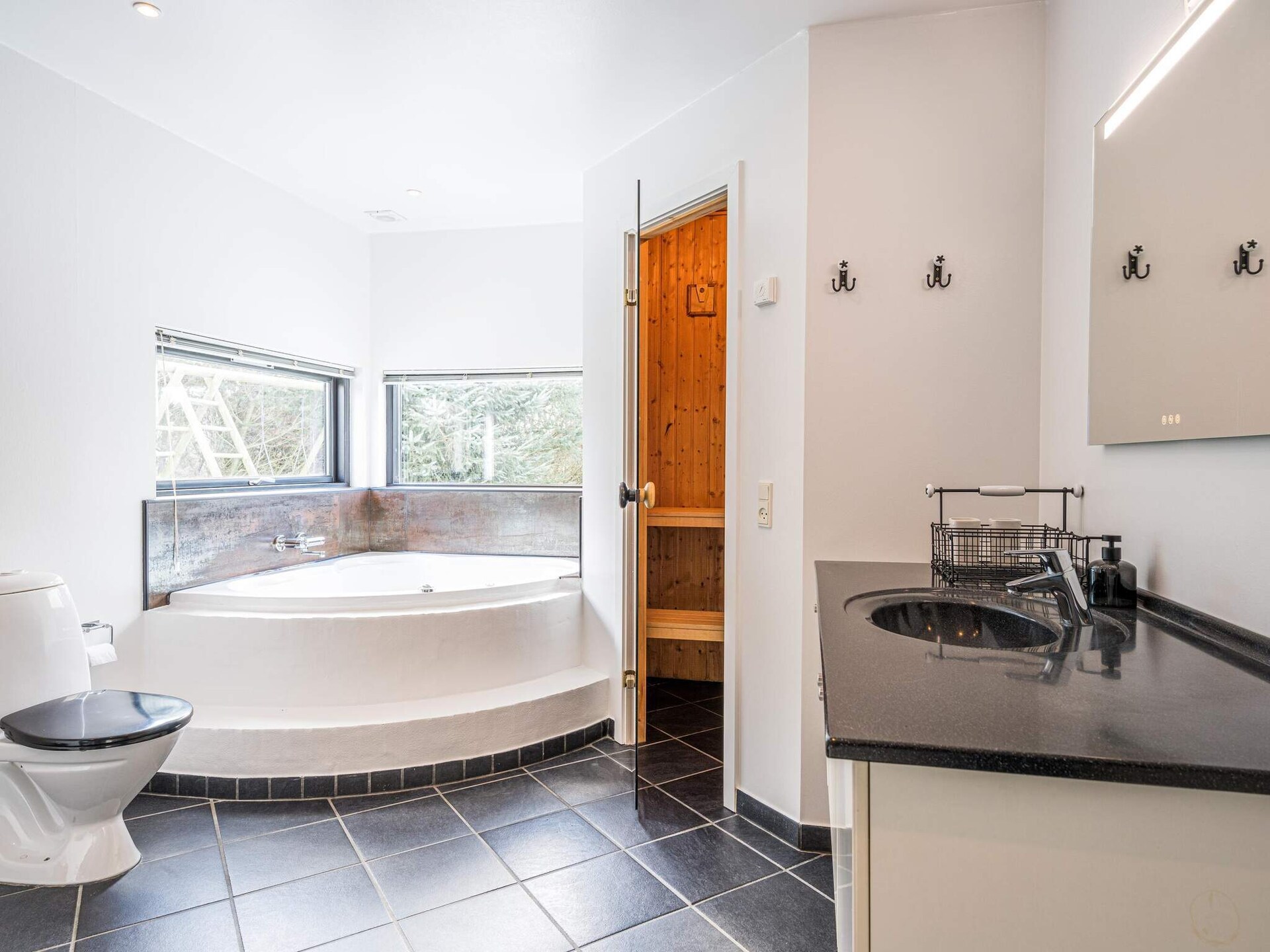 Atypisch vakantiehuis met sauna en whirlpool, 900m van Ringkøbing Fjord - foto 21