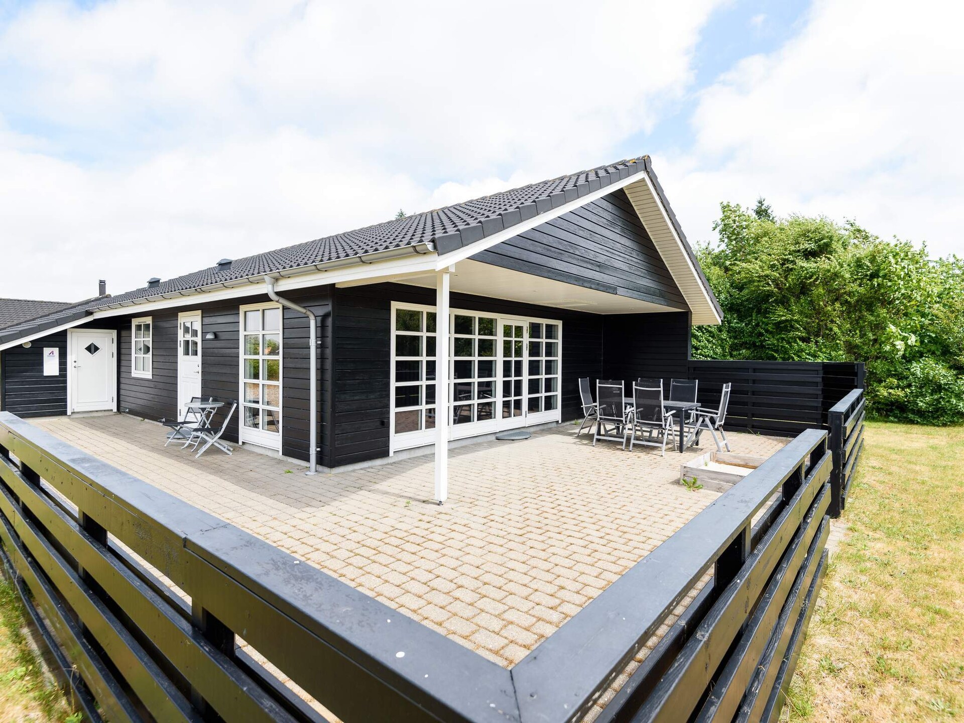 Licht houten vakantiehuis op 700 meter van strand in Tarm - foto 30