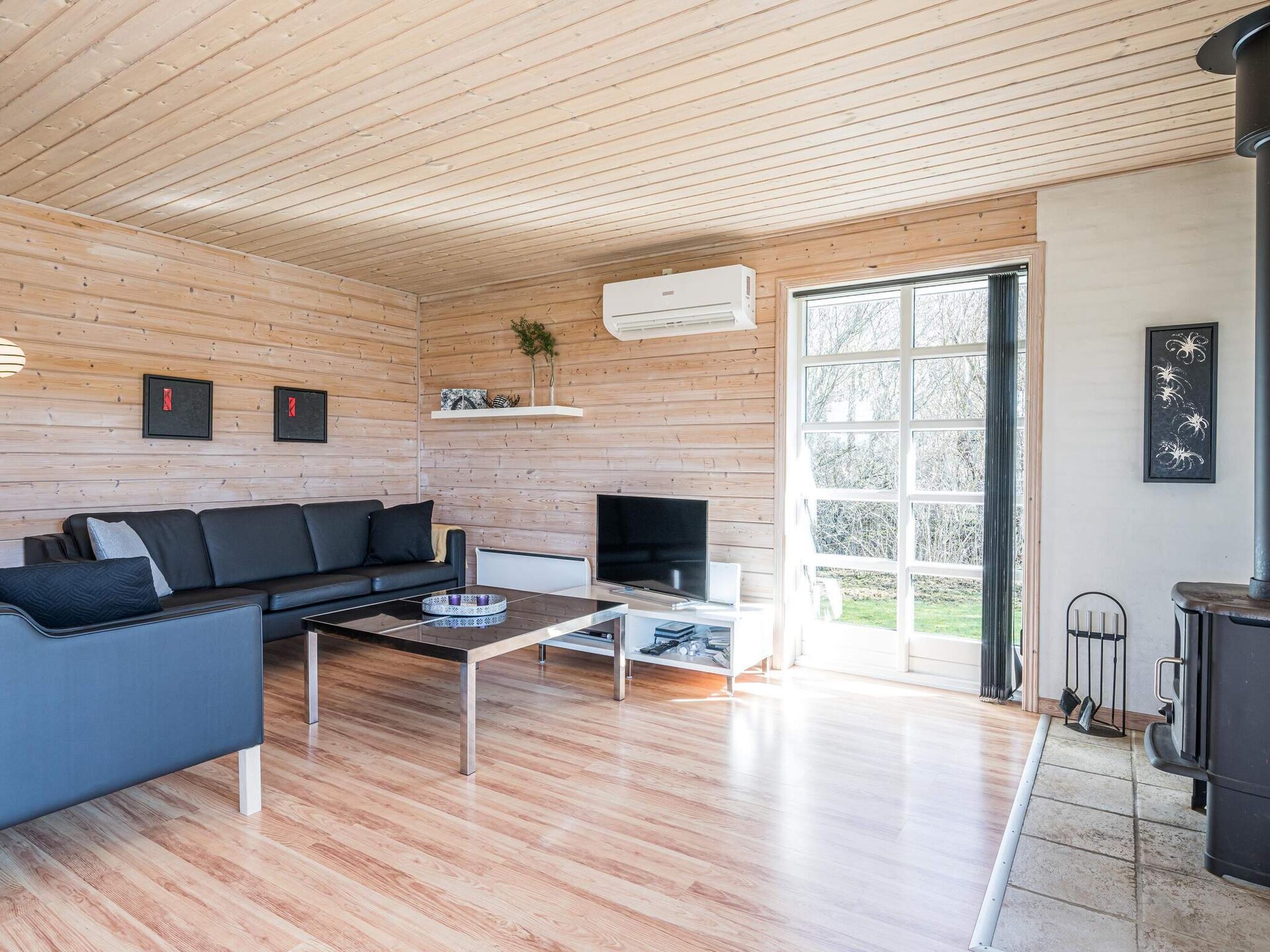 Licht houten vakantiehuis op 700 meter van strand in Tarm - foto 27
