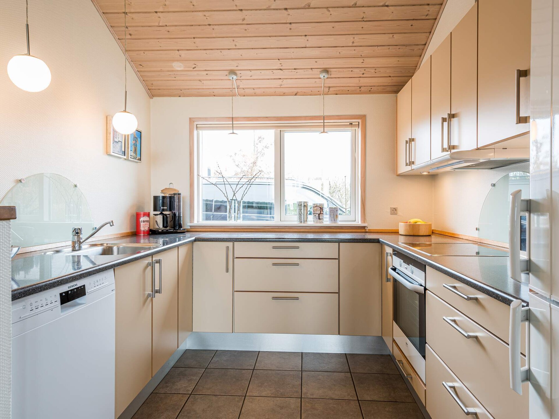 Licht vakantiehuis met sauna en whirlpool op 600m van het strand in Tarm - foto 28
