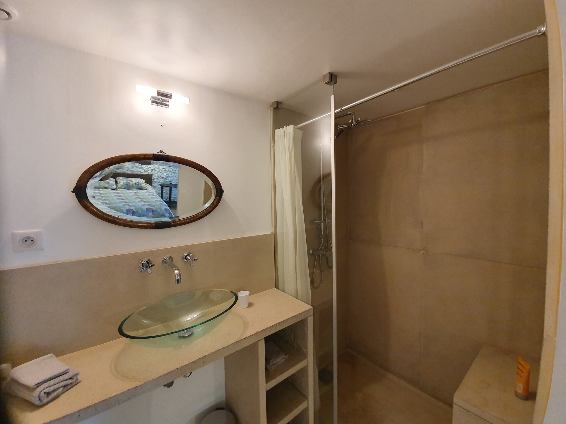Design loft in verbouwde schuur met privézwembad aan de rand van Olonzac - foto 17