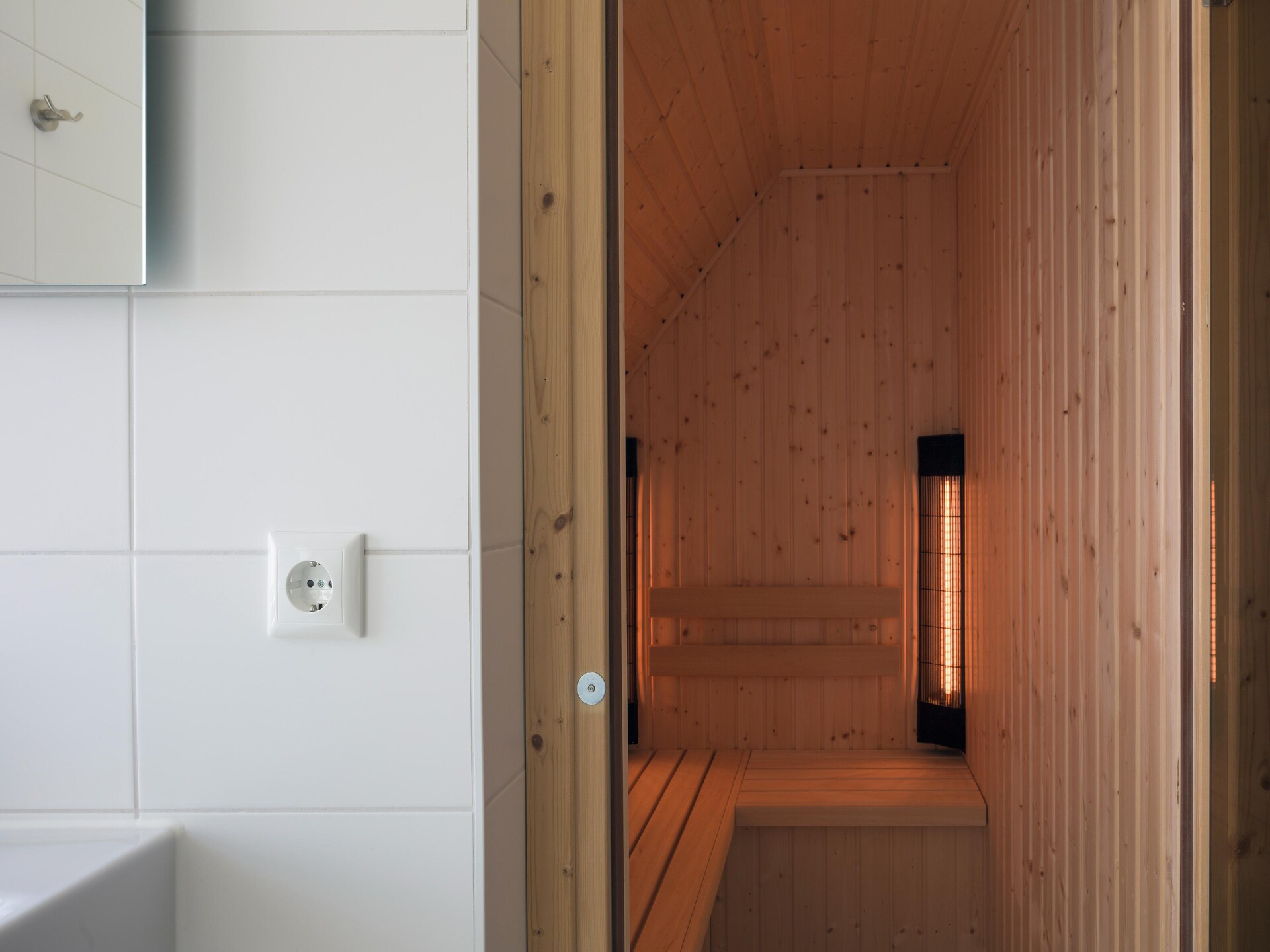 Luxe rietgedekte villa met infraroodsauna, 16 pers., 200m van zee - foto 16