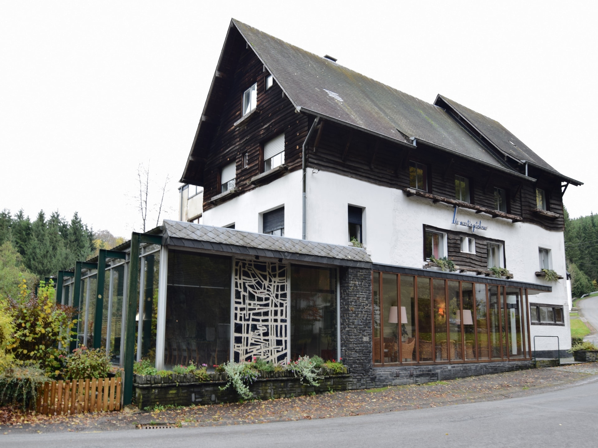 Ruim vakantiehuis voor 22 personen in Fauvillers met tuin en BBQ - foto 1