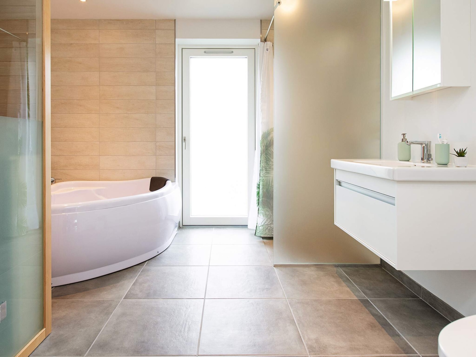 Ruim vakantiehuis met whirlpool, sauna en activiteitenruimte op 280m van strand - foto 23