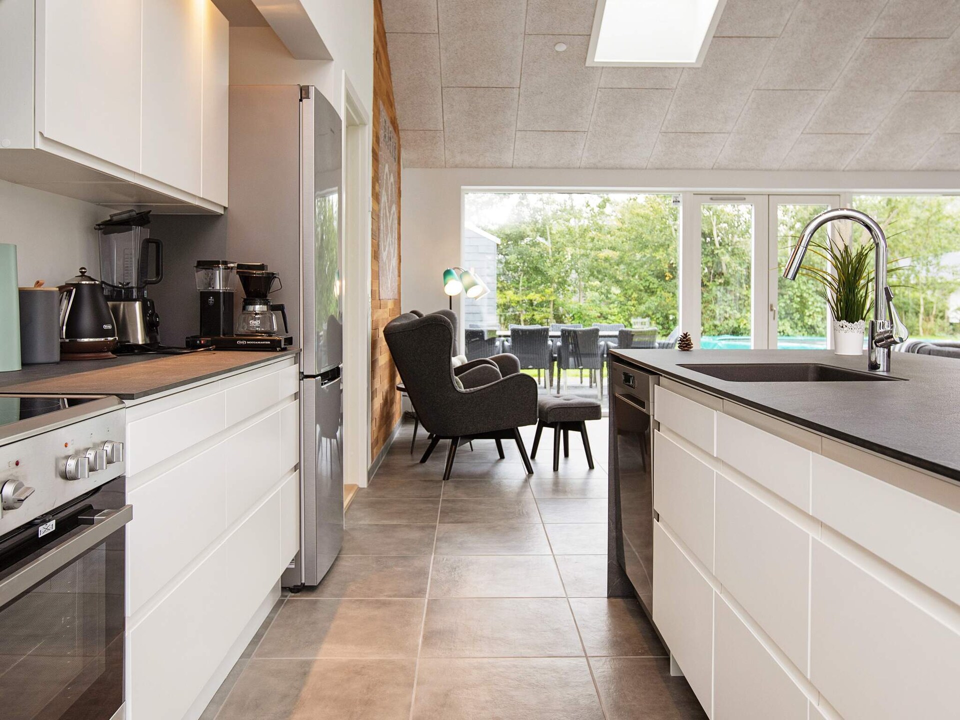 Ruim vakantiehuis met whirlpool, sauna en activiteitenruimte op 280m van strand - foto 28