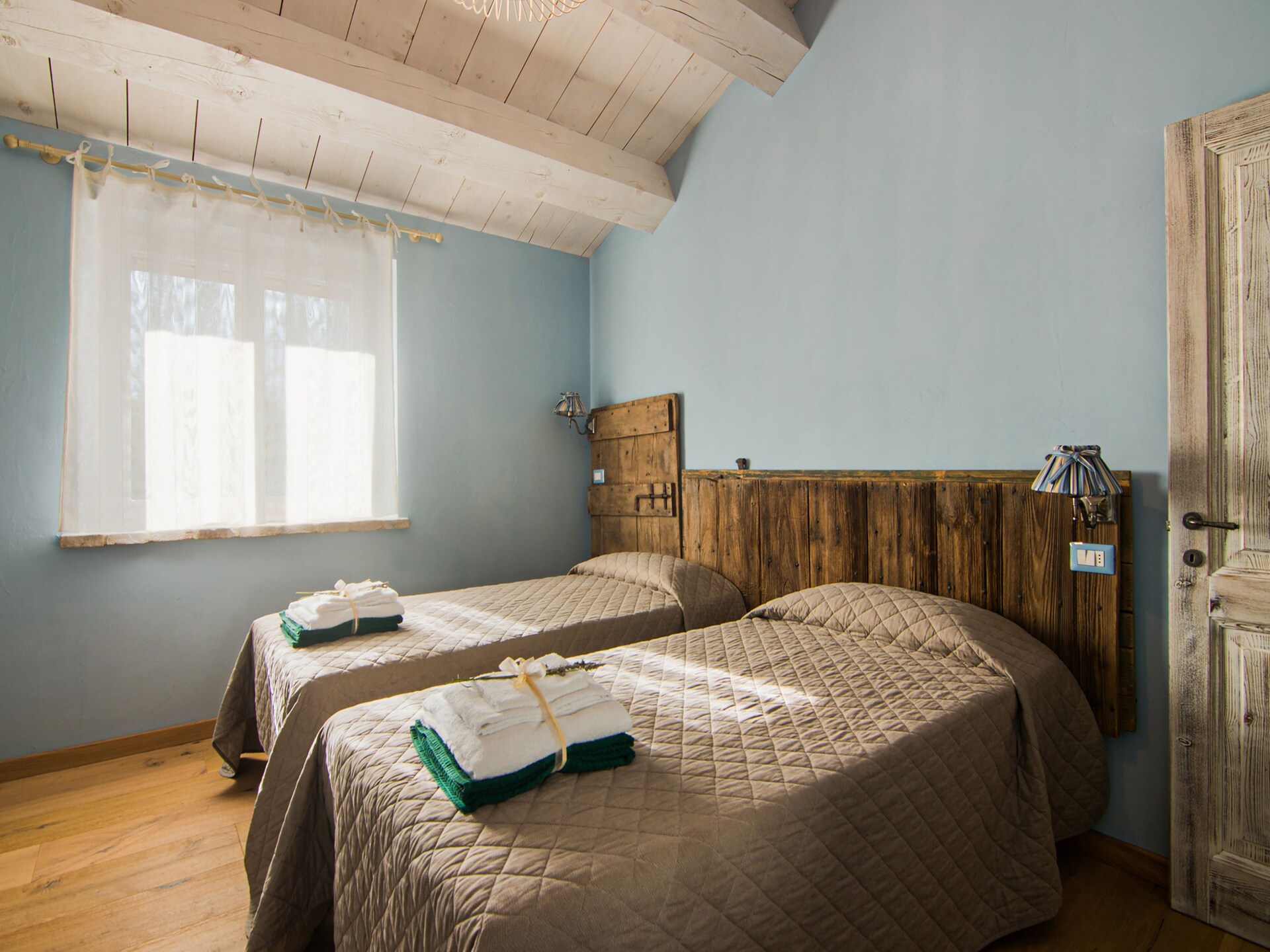 Ruime villa voor 10 personen met privézwembad in Acqualagna - foto 23