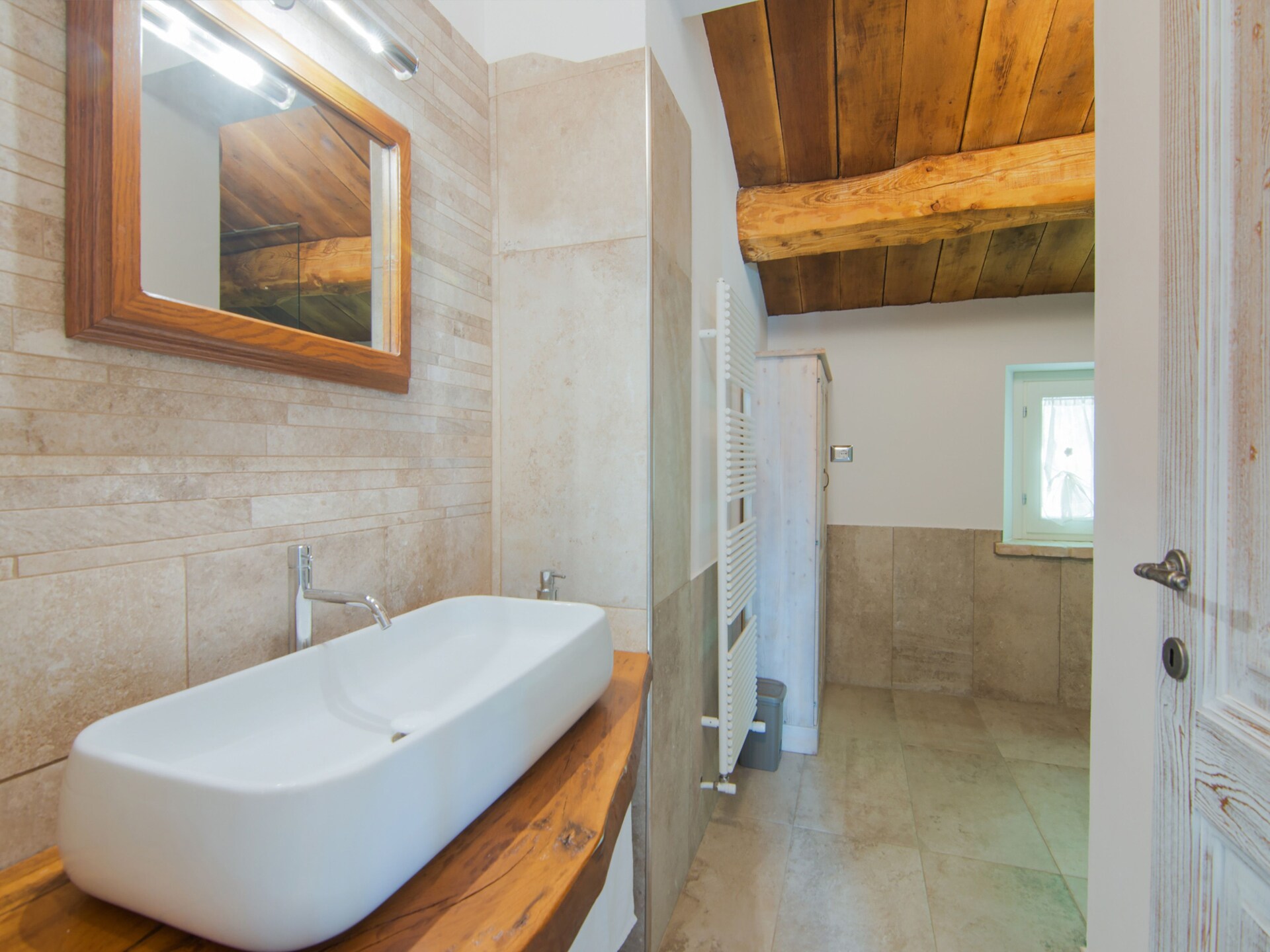 Ruime villa voor 10 personen met privézwembad in Acqualagna - foto 35