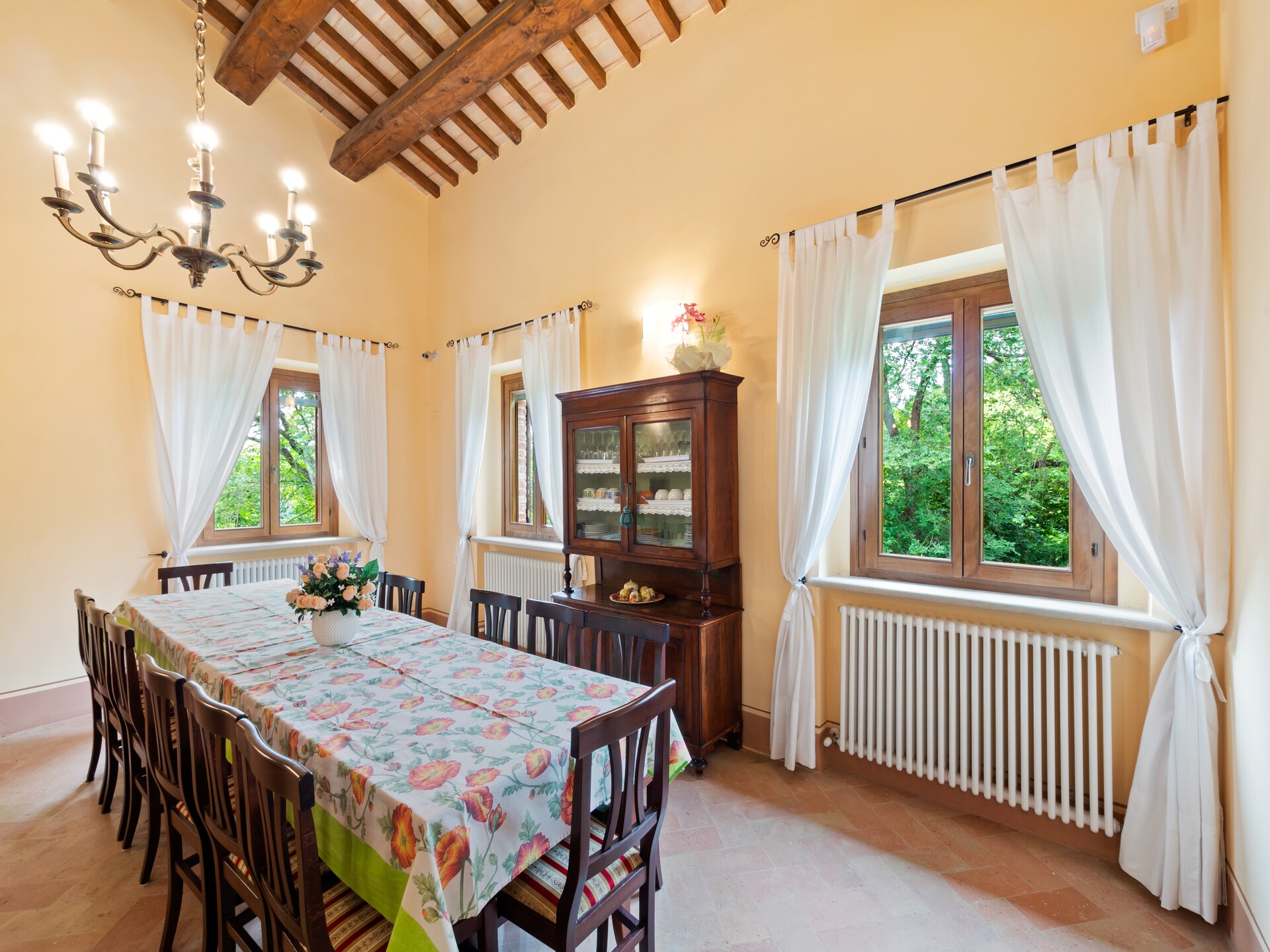 Villa Calfattore: Rustieke groepsaccommodatie met privézwembad in de bossen van Le Marche - foto 14