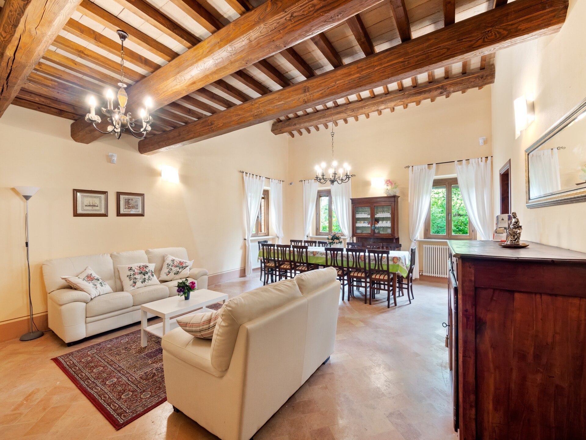 Villa Calfattore: Rustieke groepsaccommodatie met privézwembad in de bossen van Le Marche - foto 9