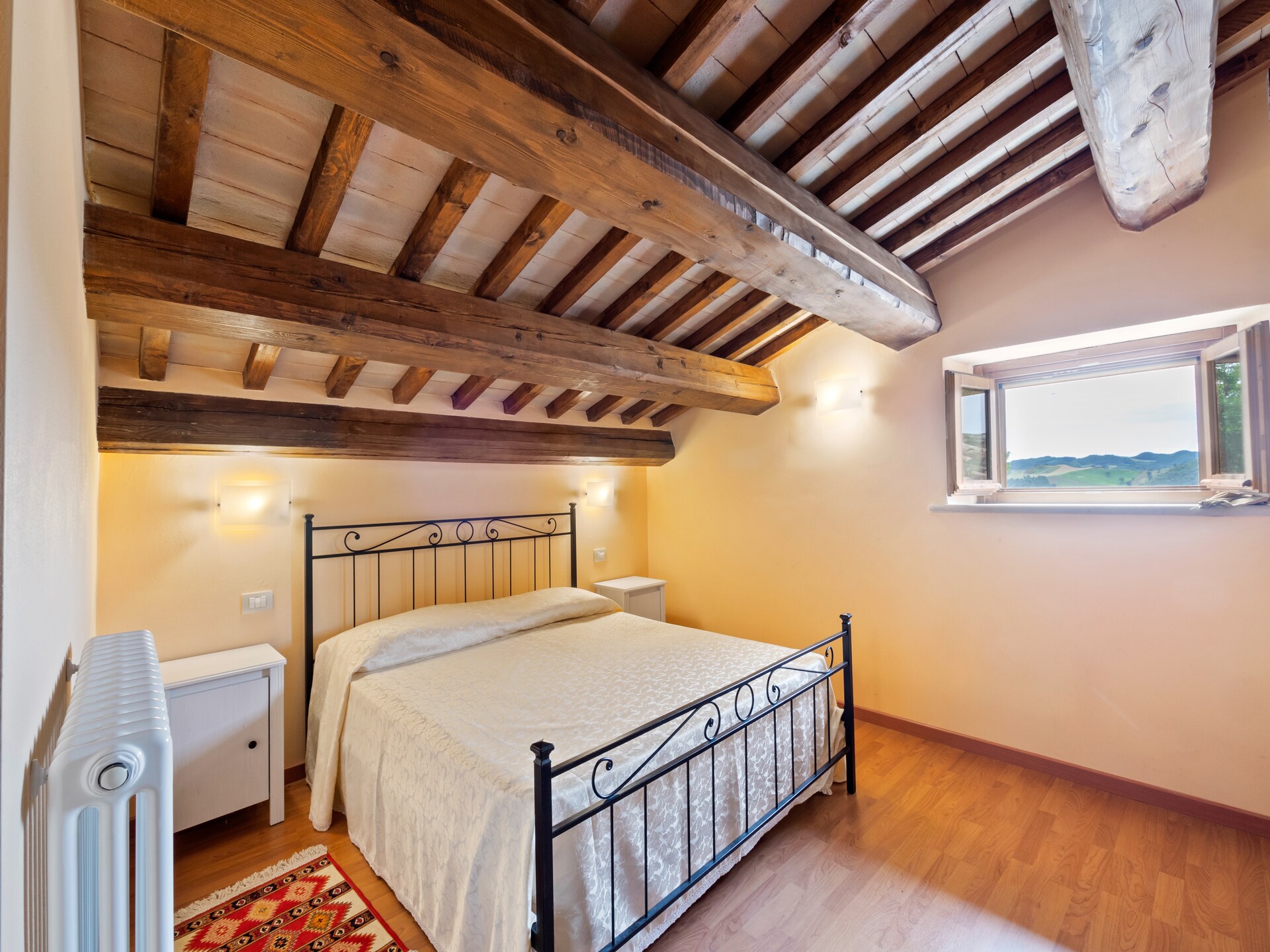 Villa Calfattore: Rustieke groepsaccommodatie met privézwembad in de bossen van Le Marche - foto 20