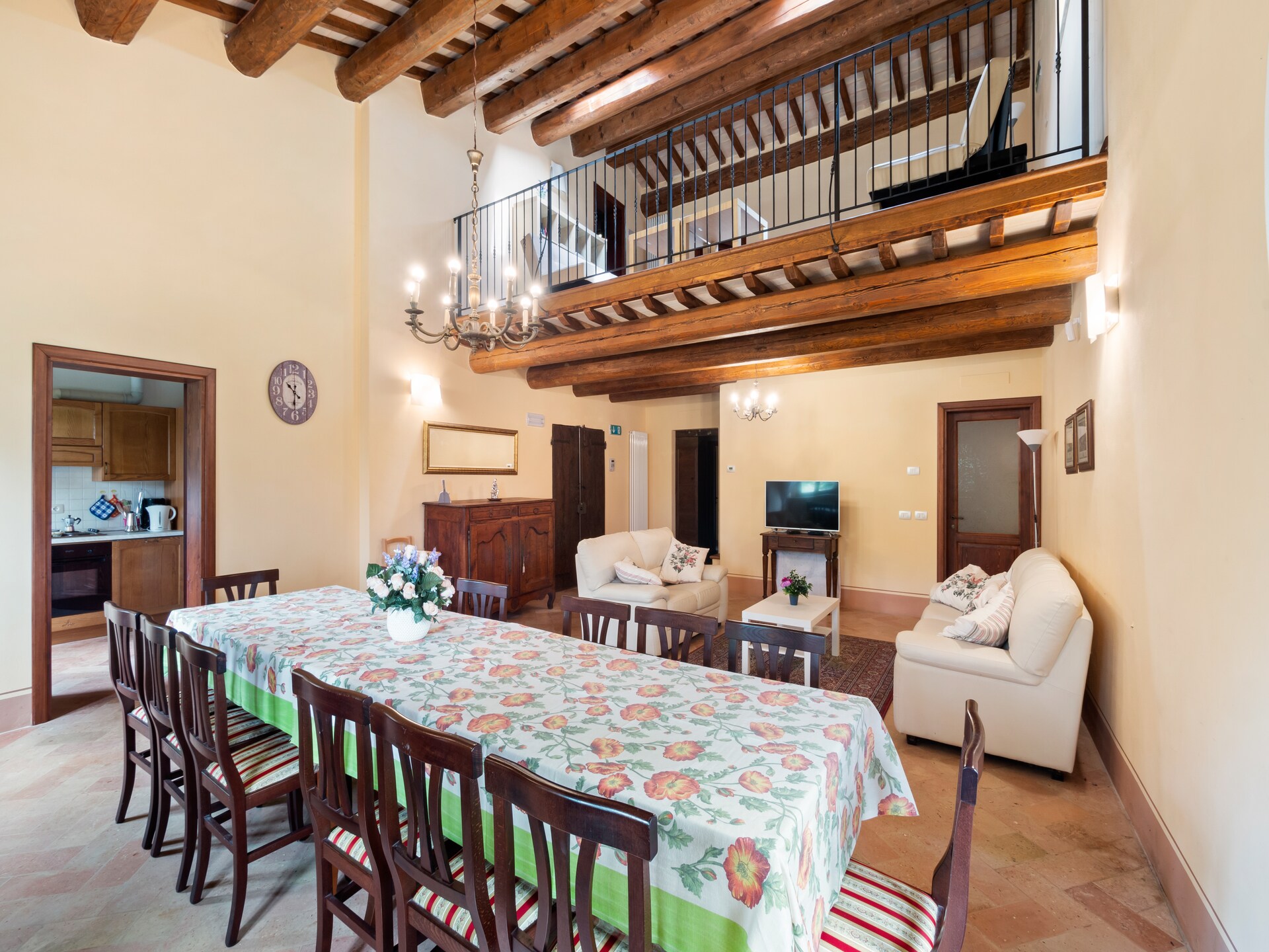 Villa Calfattore: Rustieke groepsaccommodatie met privézwembad in de bossen van Le Marche - foto 12
