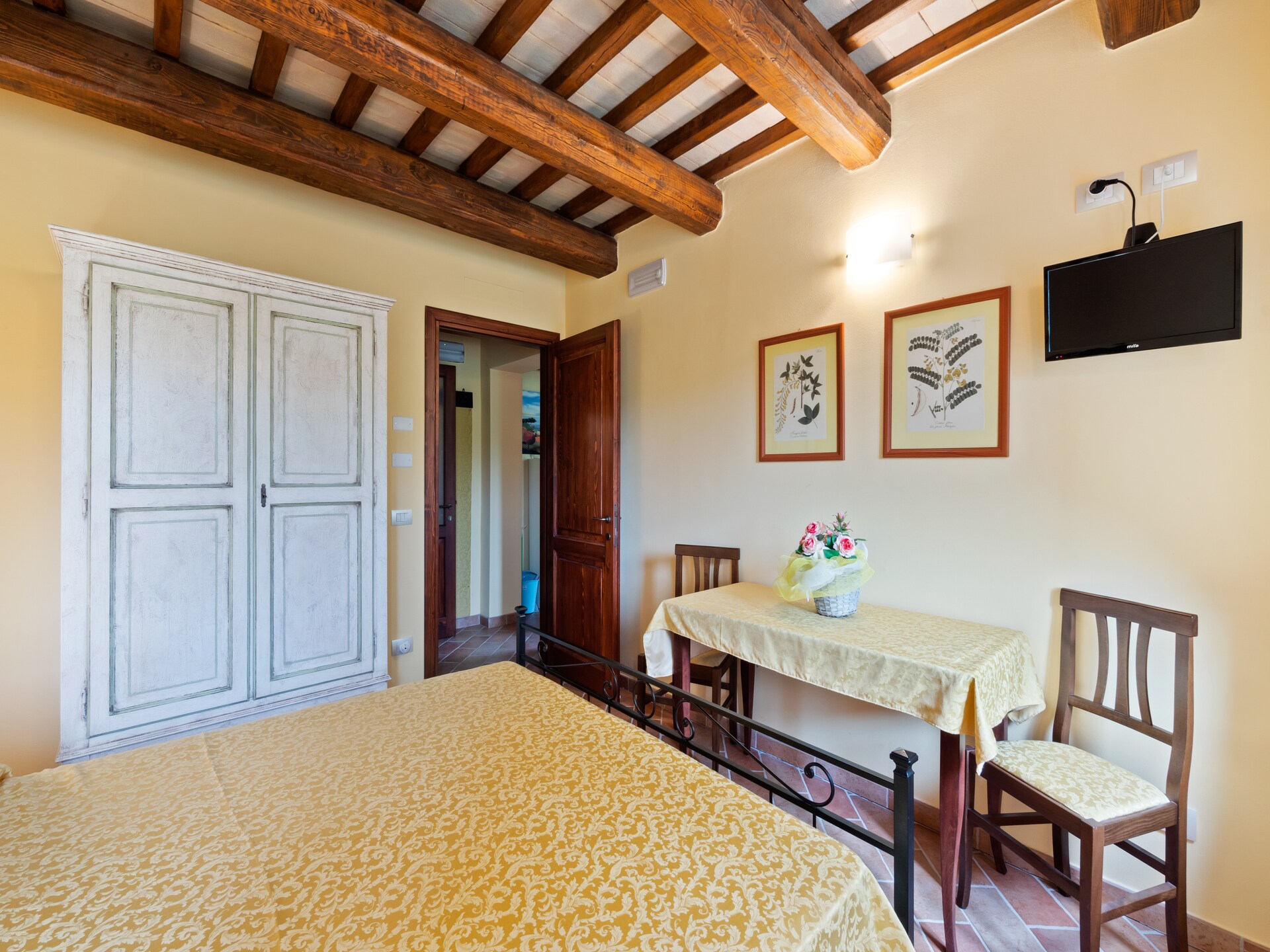 Villa Calfattore: Rustieke groepsaccommodatie met privézwembad in de bossen van Le Marche - foto 22
