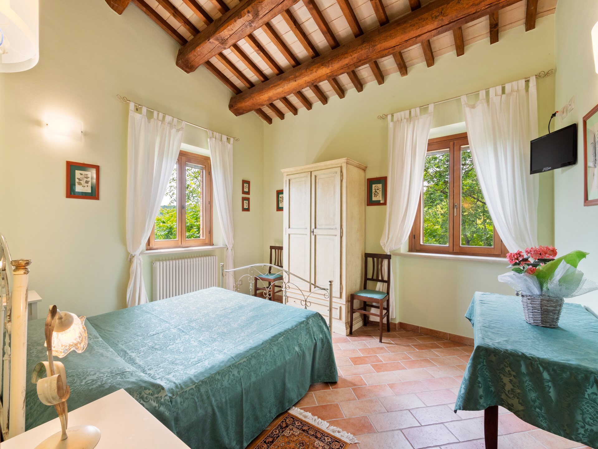 Villa Calfattore: Rustieke groepsaccommodatie met privézwembad in de bossen van Le Marche - foto 27