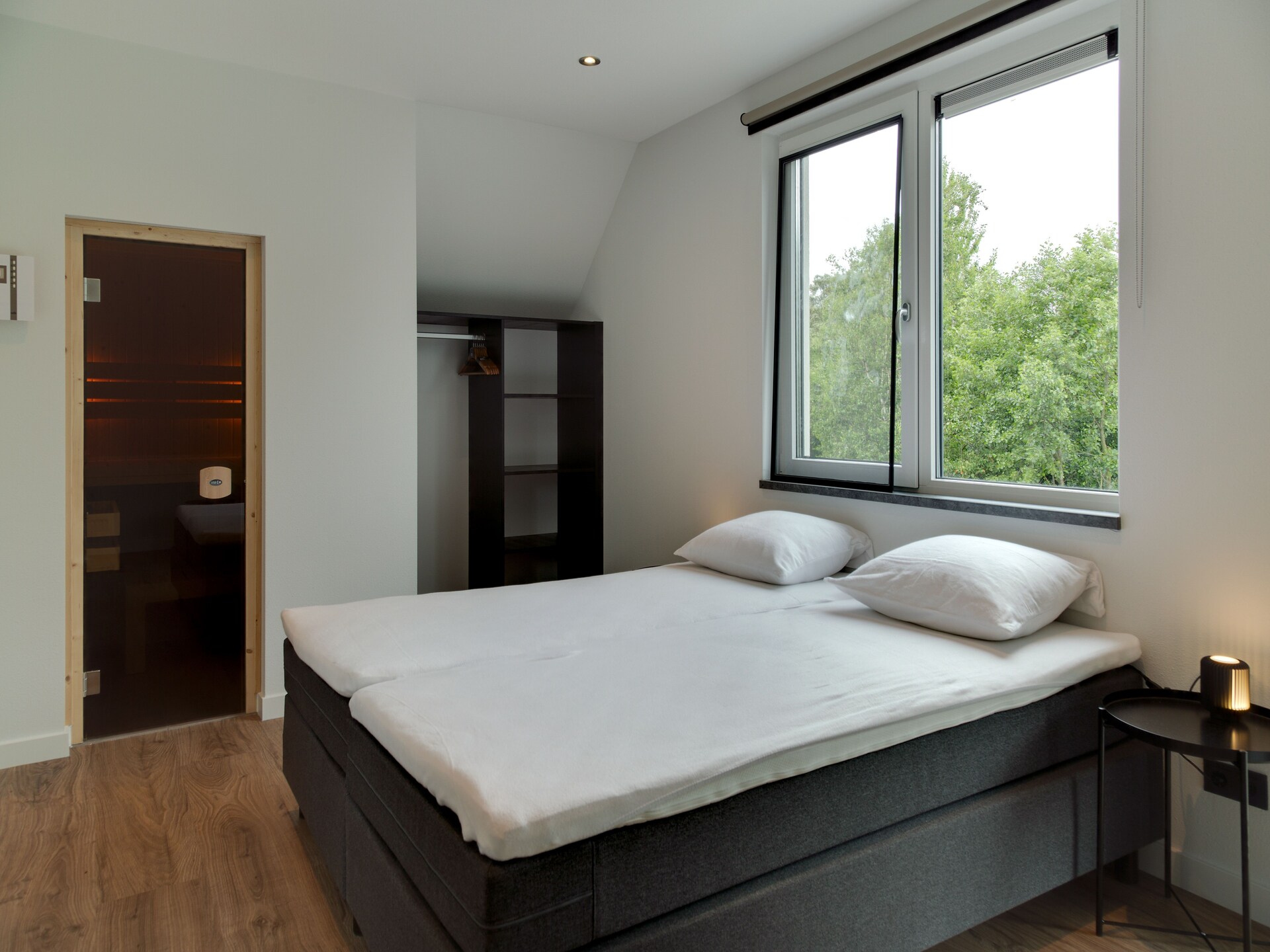 Luxe vrijstaand vakantiehuis aan bos en golfbaan op Texel - foto 14