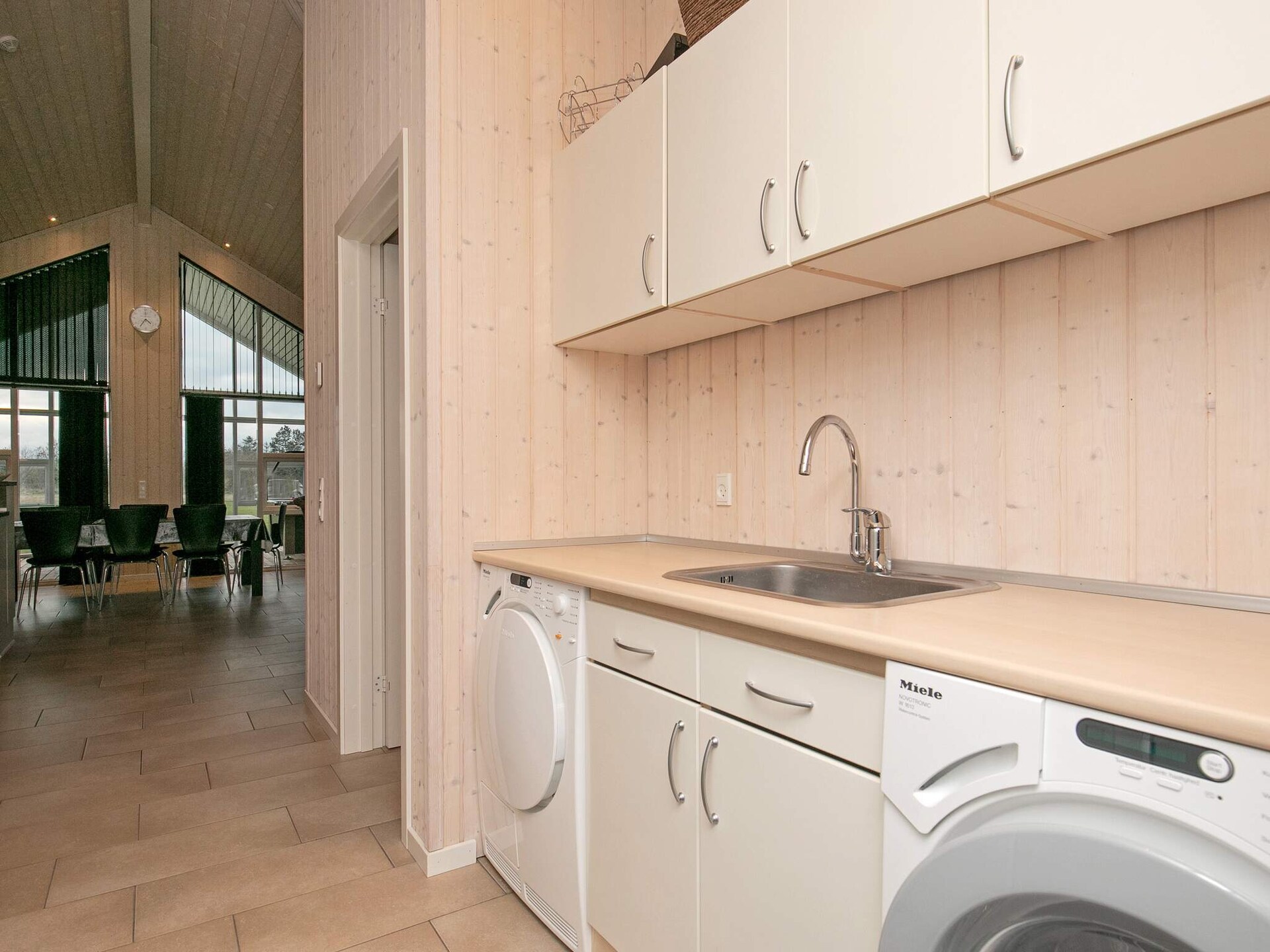 Luxe architectenhuis met 40m² zwembad, sauna & jacuzzi op 600m van fjord - foto 34