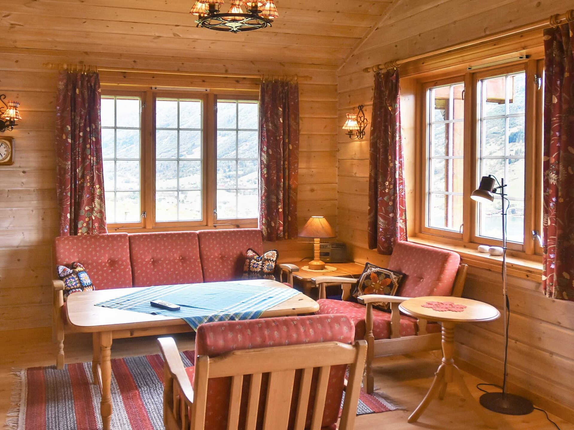 Vakantiehuis met panoramisch fjorduitzicht in Olden - foto 9