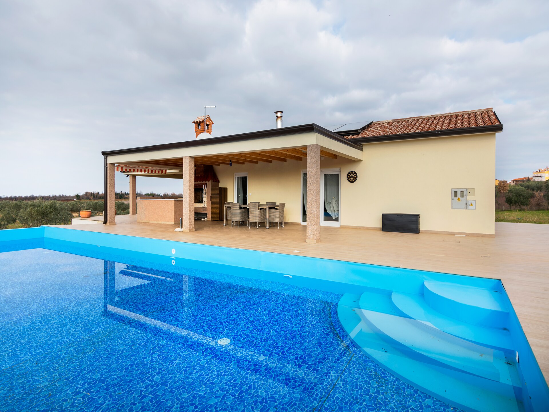 Villa Moon: Vrijstaand genieten met privé infinity pool bij Novigrad - foto 8