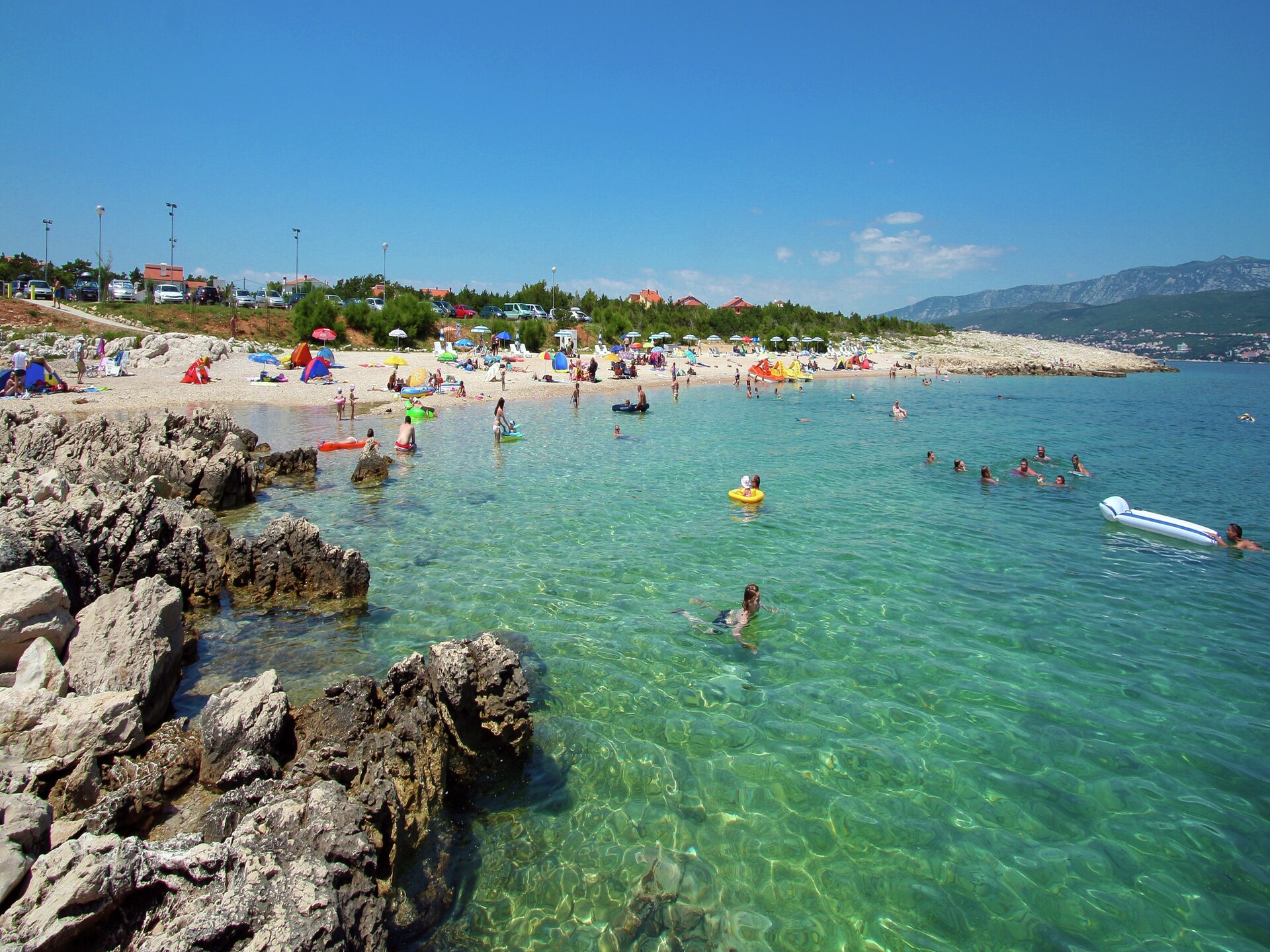 Vrijstaand vakantiehuis met grote tuin in Polje, 2,5 km van strand Šilo - foto 21