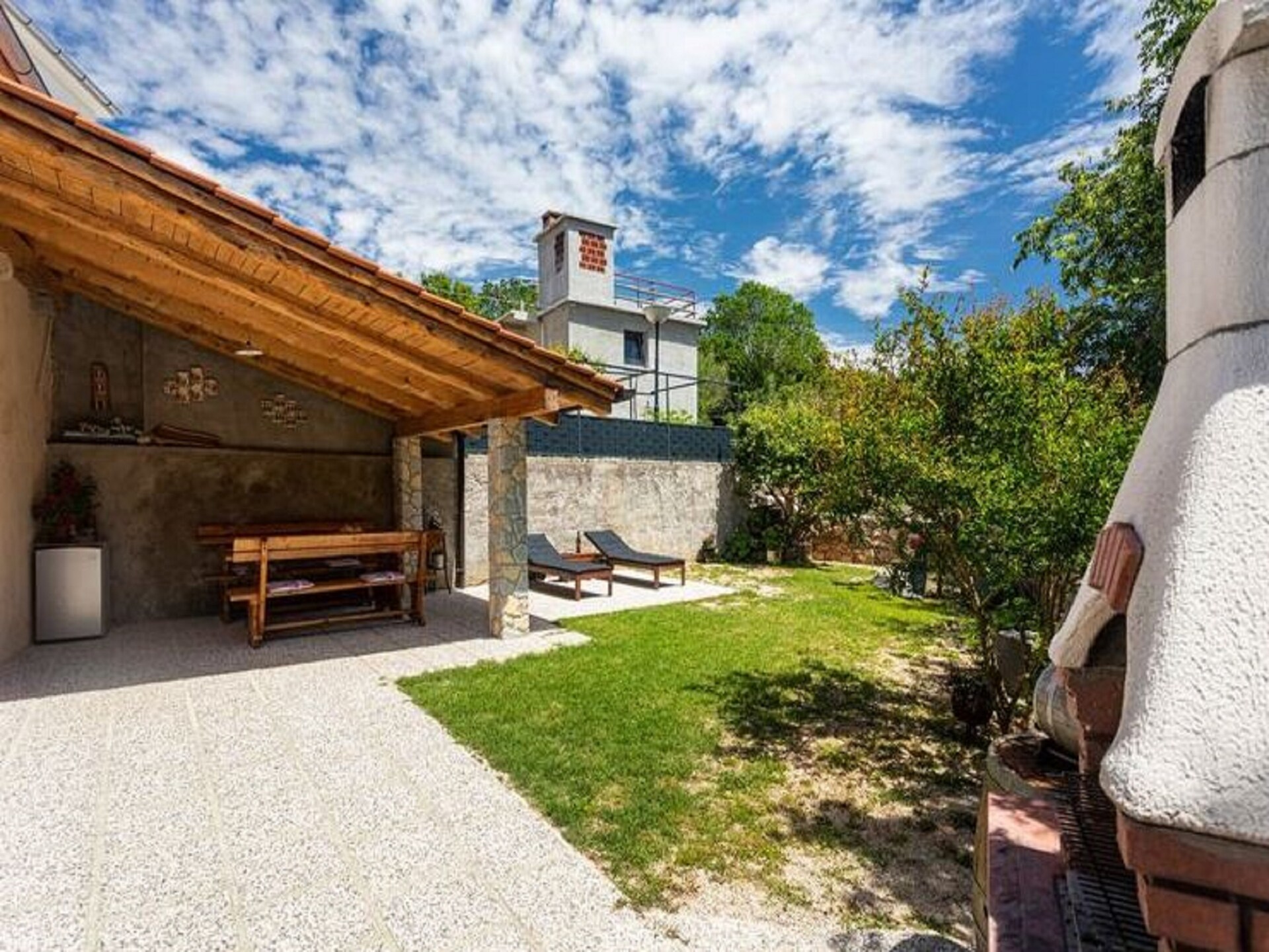Vrijstaand vakantiehuis met grote tuin in Polje, 2,5 km van strand Šilo - foto 16