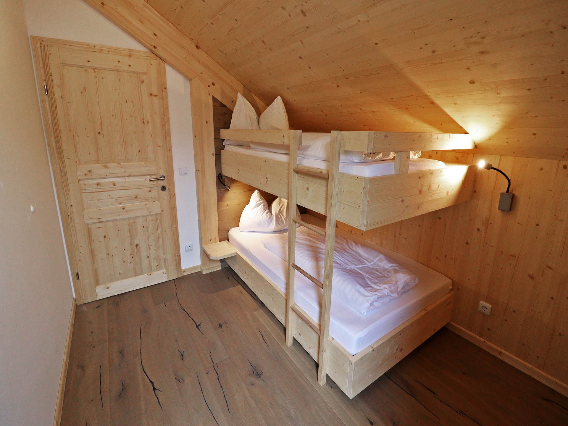 Aan de piste: Ruim chalet voor 8 personen in Hohentauern - foto 10