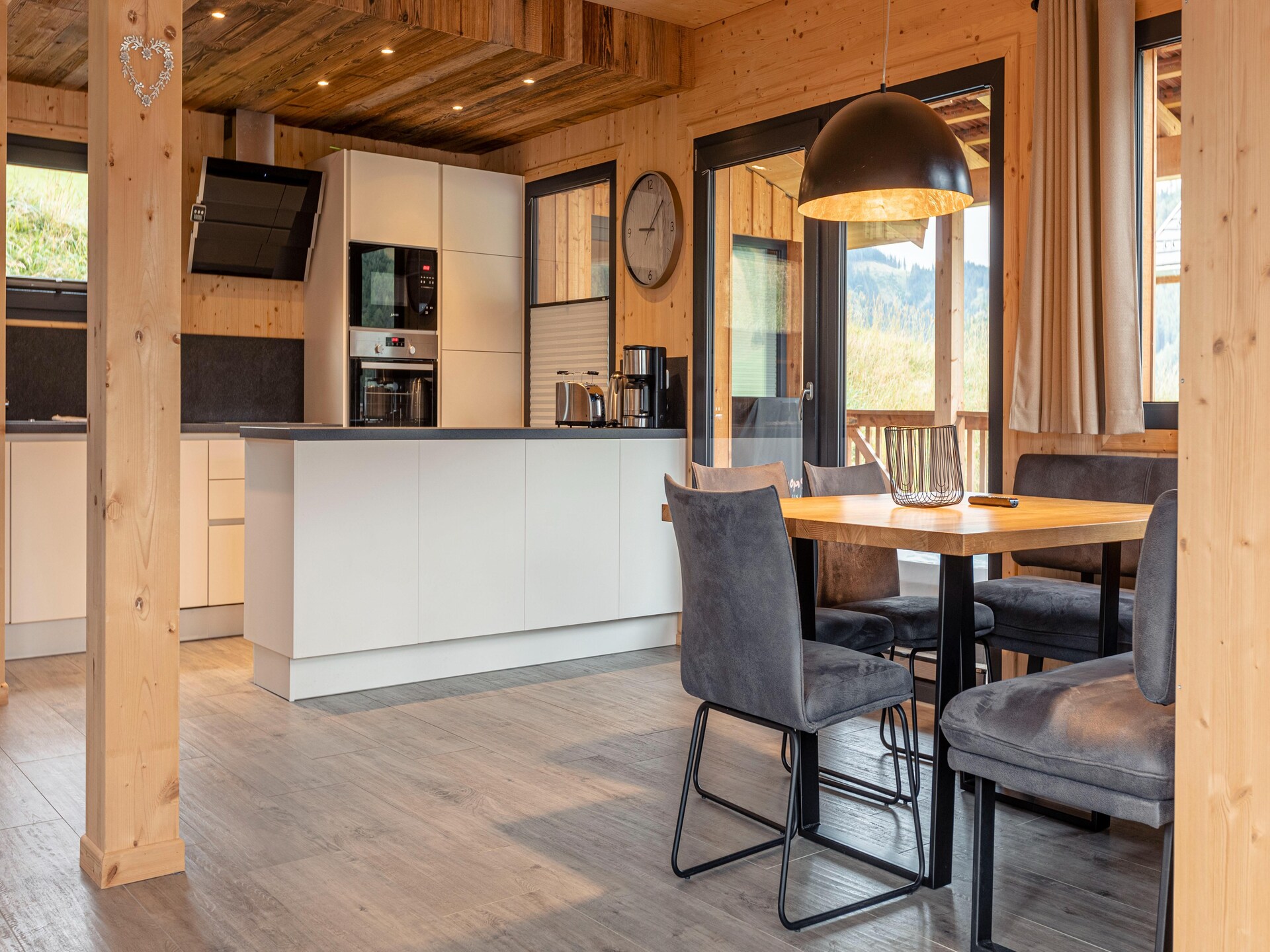 Aan de piste: Ruim chalet voor 8 personen in Hohentauern - foto 3
