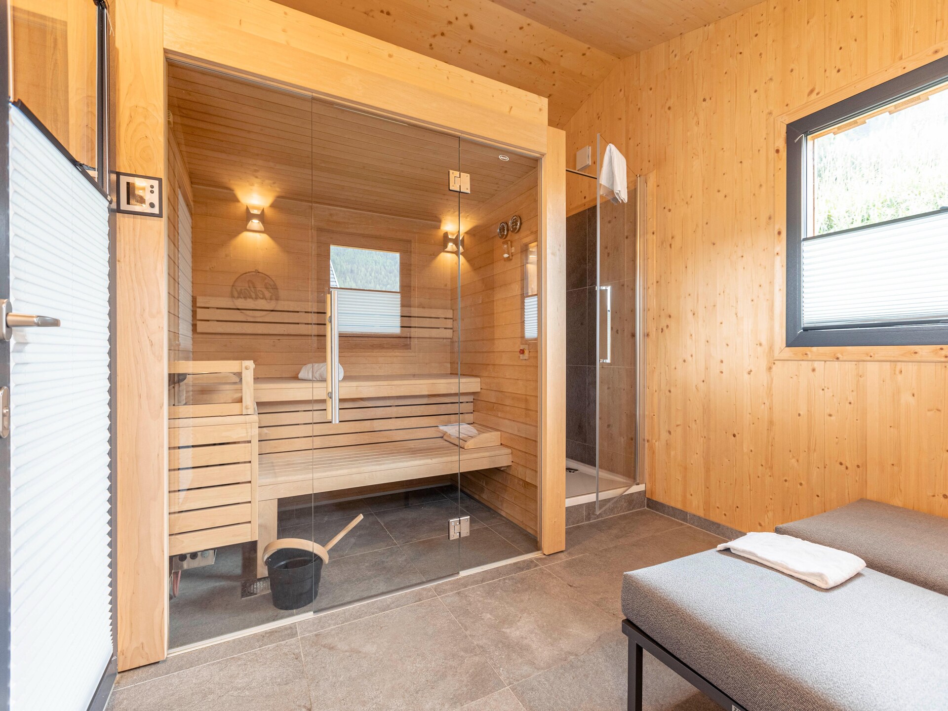 Aan de piste: Ruim chalet voor 8 personen in Hohentauern - foto 4