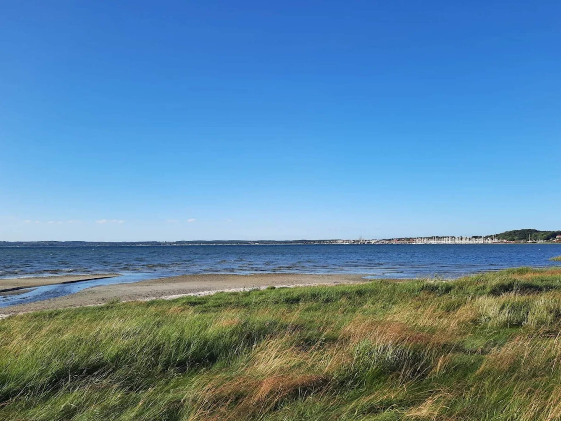 Exclusief vakantiehuis direct aan zee met panoramisch uitzicht over de baai van Ebeltoft - foto 10