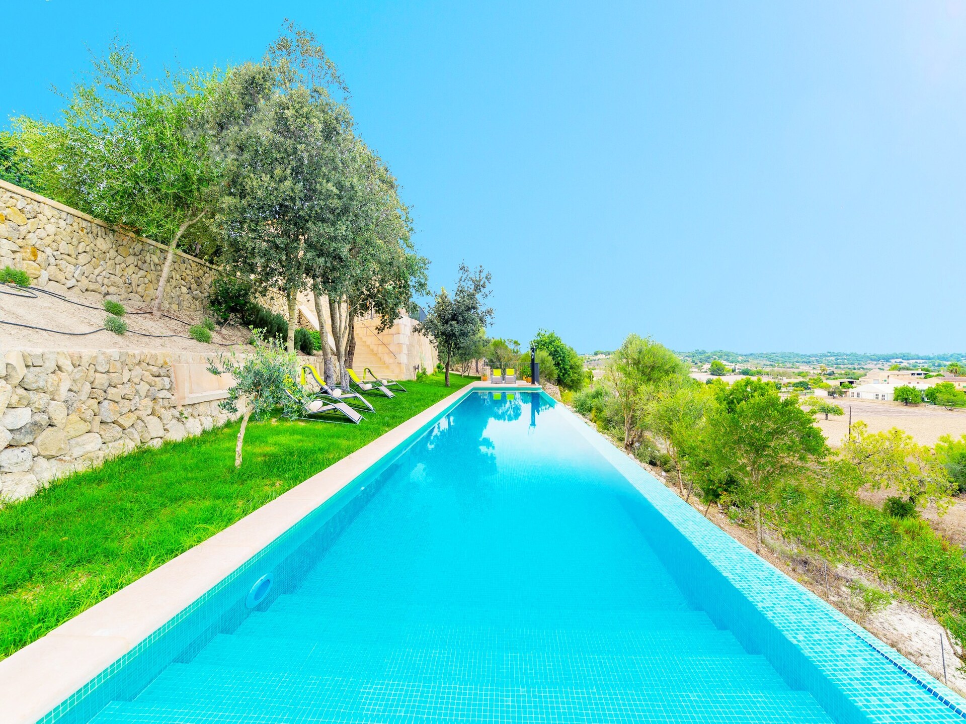 Vrijstaande villa met privézwembad aan de golfbaan in Lloret de Vistalegre - foto 2