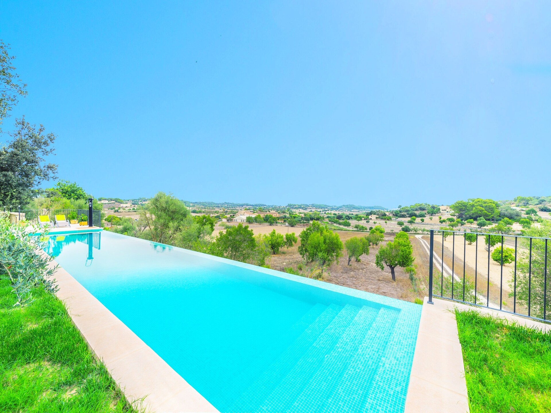 Vrijstaande villa met privézwembad aan de golfbaan in Lloret de Vistalegre - foto 3