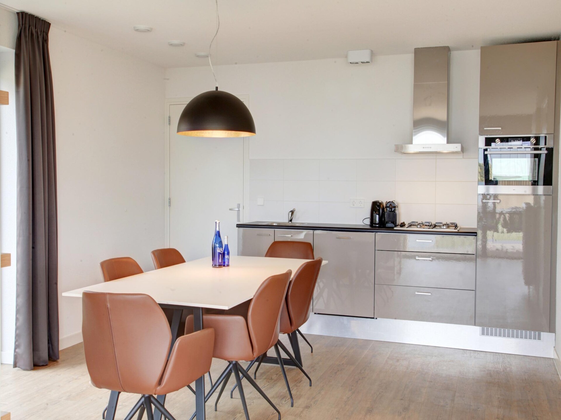Designvilla aan het water in Oesterdam Resort – 6 personen, 3 slaapkamers - foto 4