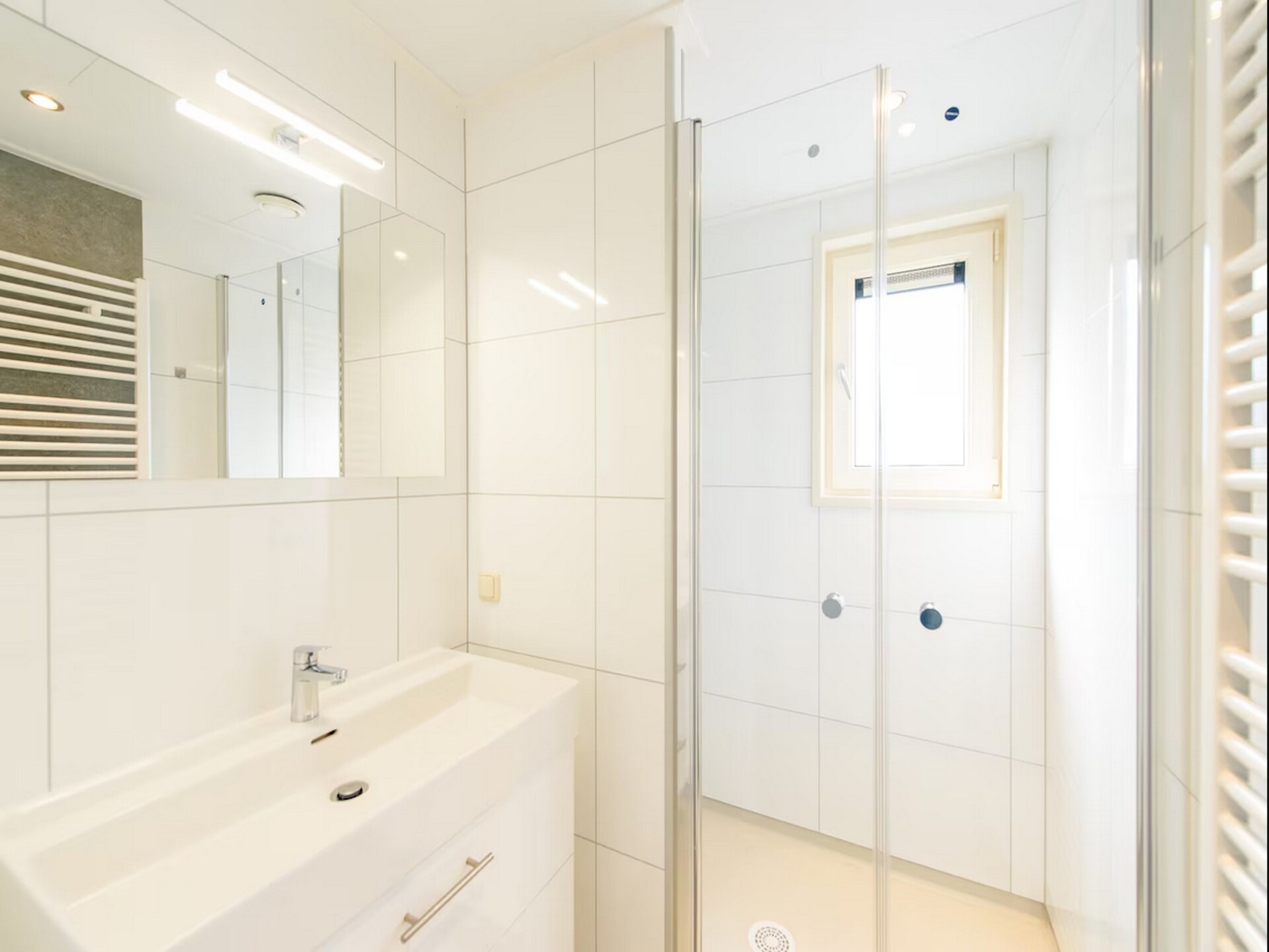 Moderne gezinsbungalow bij zee op Ameland – Vakantiepark Boomhiemke - foto 12