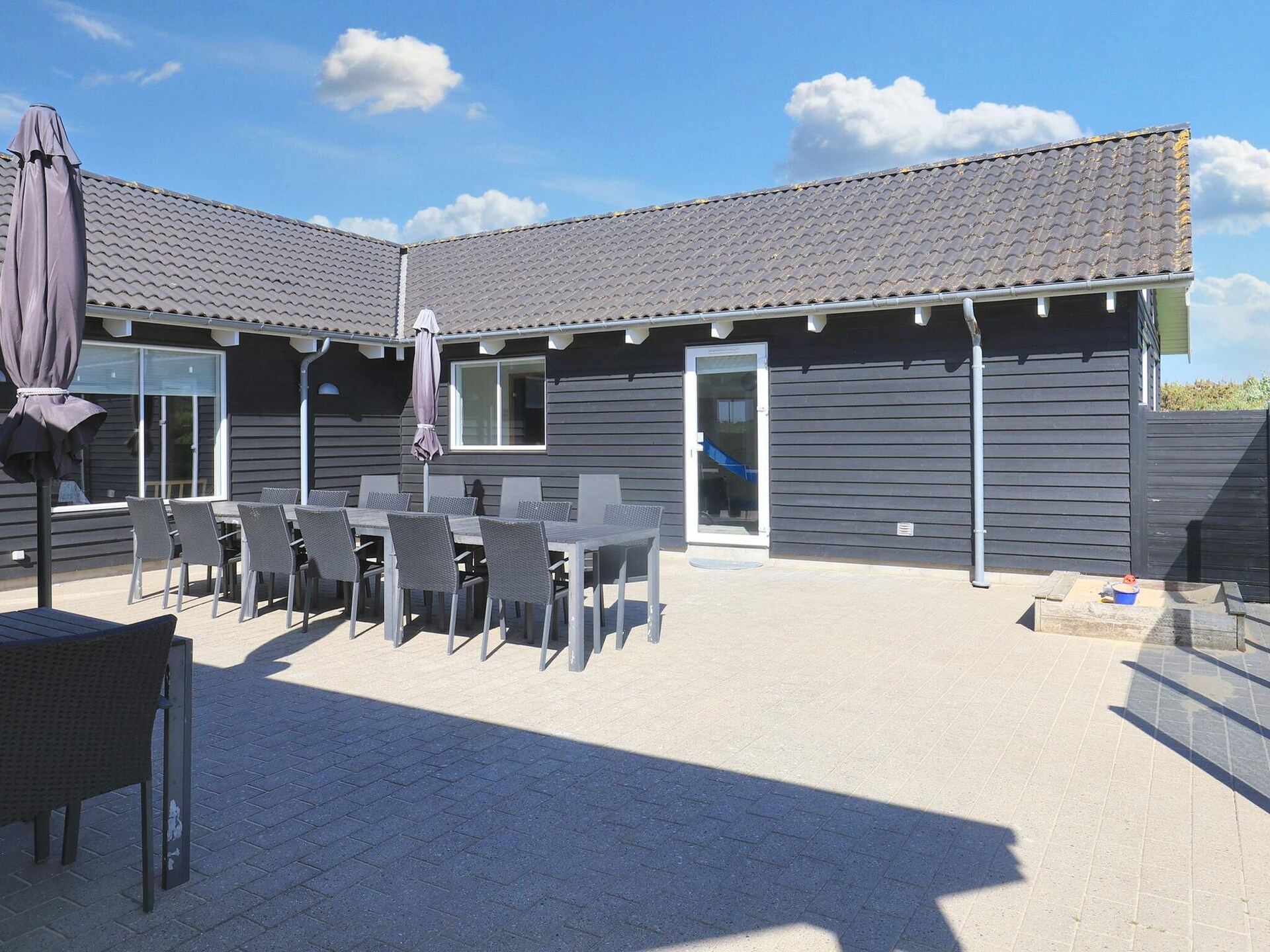 Op 800 m van zee: ruim vakantiehuis in Løkken voor 20 personen - foto 48
