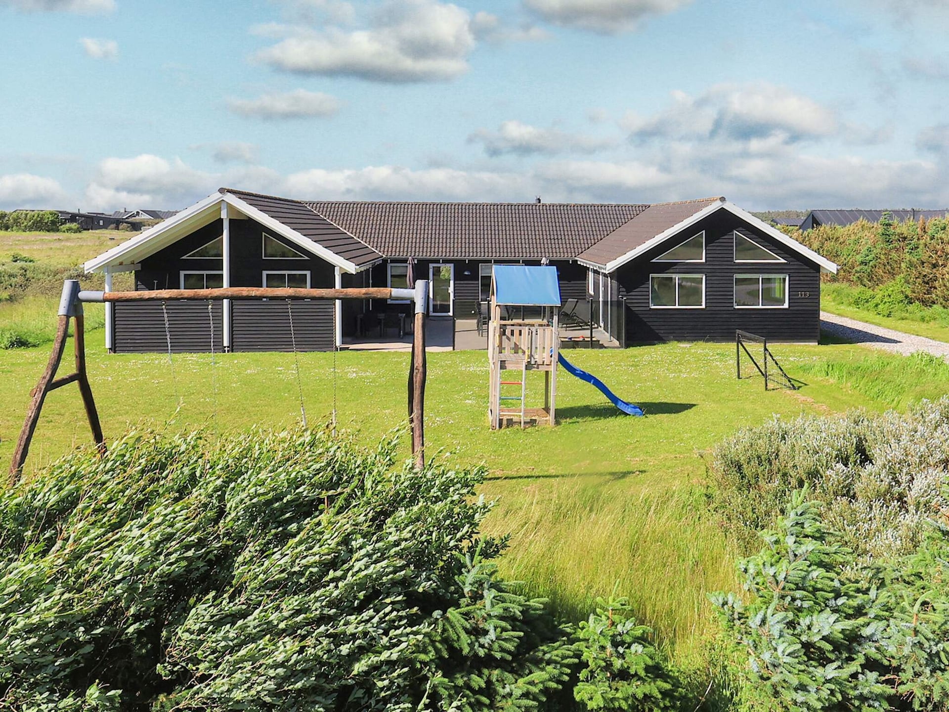 Op 800 m van zee: ruim vakantiehuis in Løkken voor 20 personen - foto 57