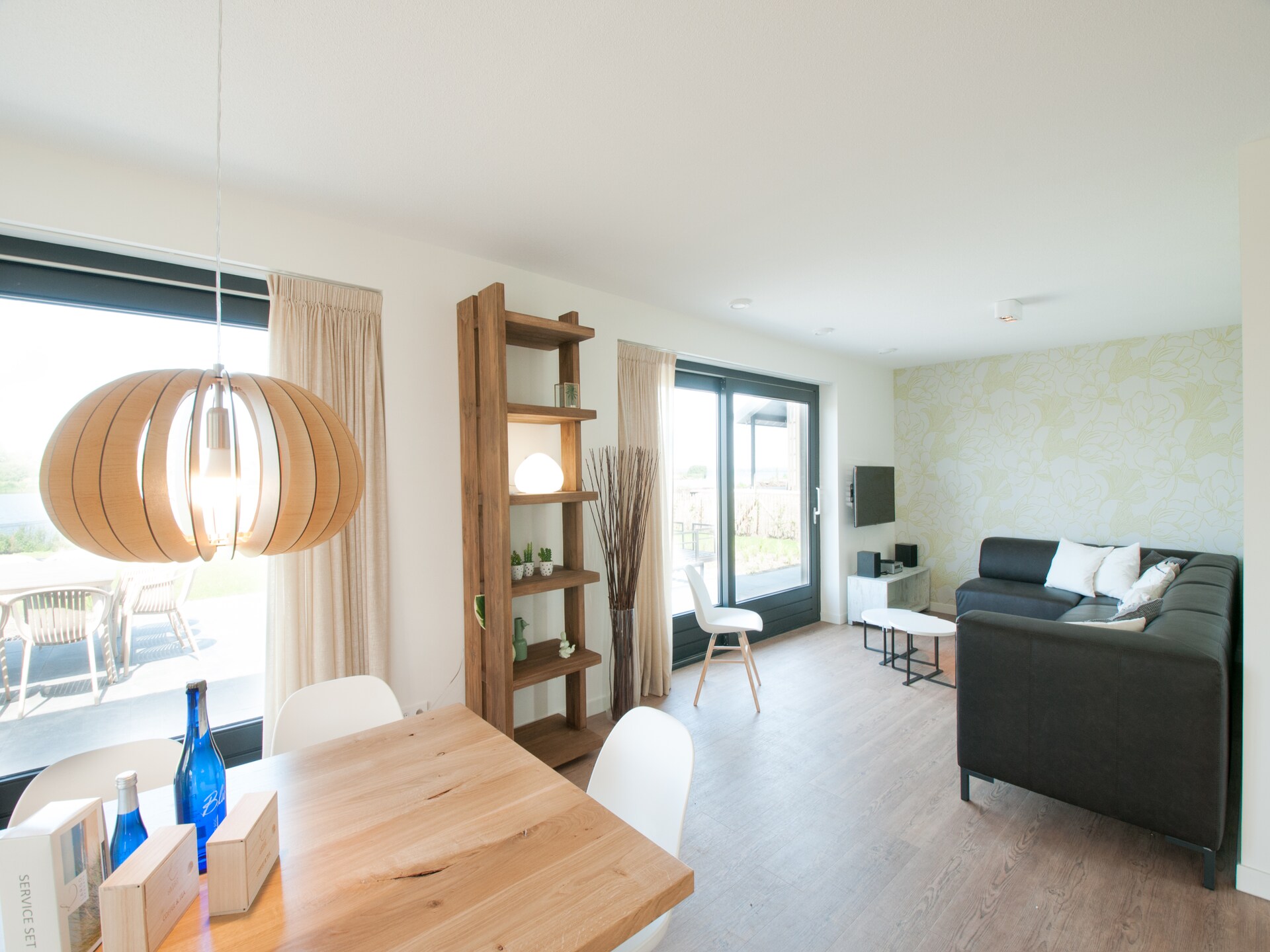 Luxe designvilla aan het water in Tholen met aanlegsteiger en buitenhaard - foto 8