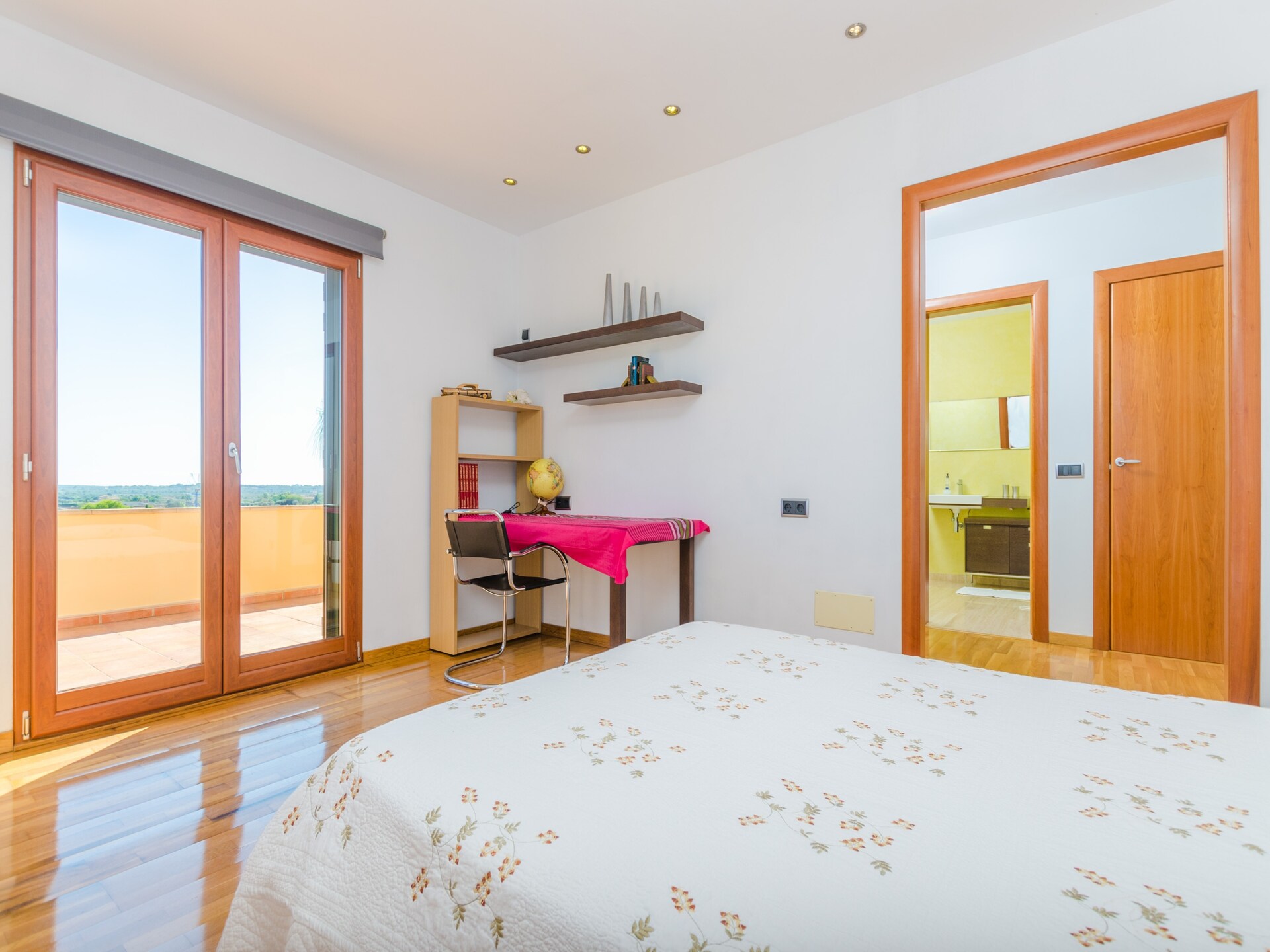Vrijstaande villa met privézwembad en uitzicht op de golfbaan bij Ses Salines - foto 31