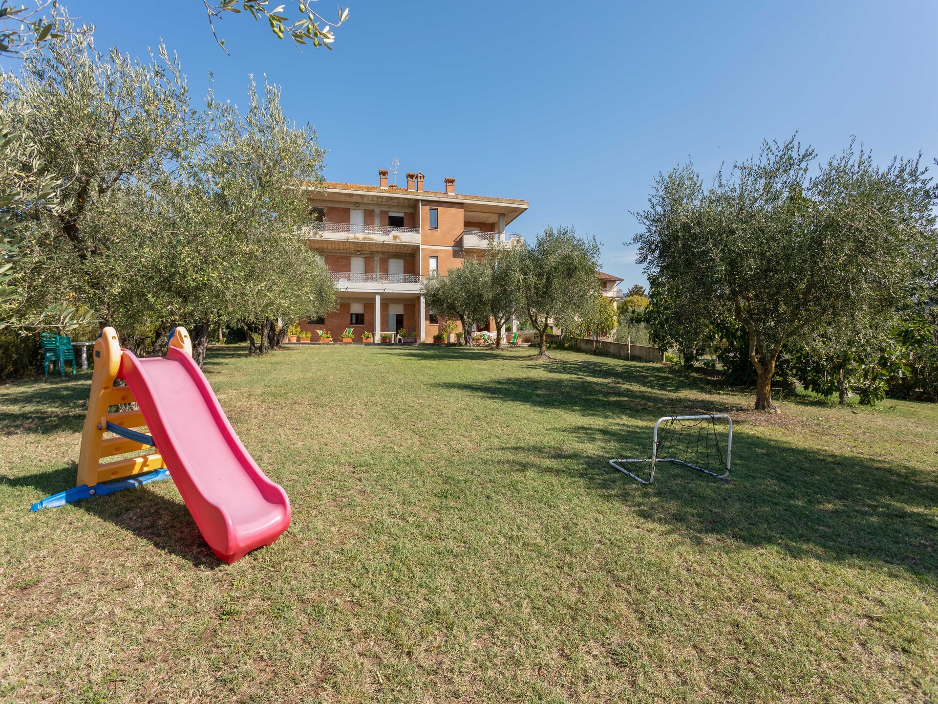 Knus appartement bij het Trasimeense Meer met zwembad en tuin - foto 23