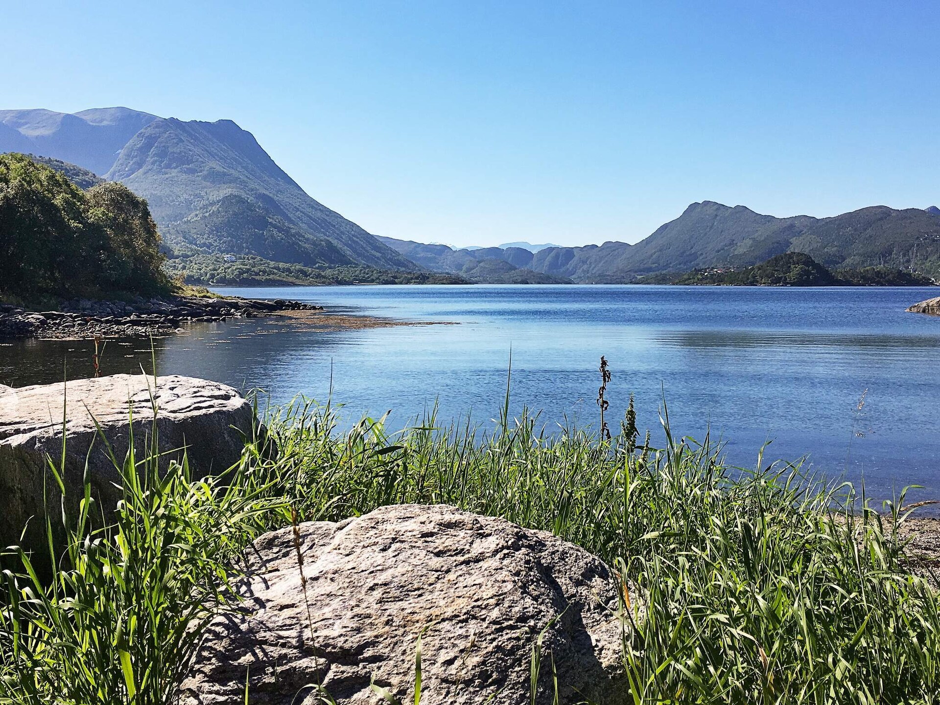 Authentieke rorbu aan de fjord met panoramisch uitzicht en visbootverhuur - foto 28