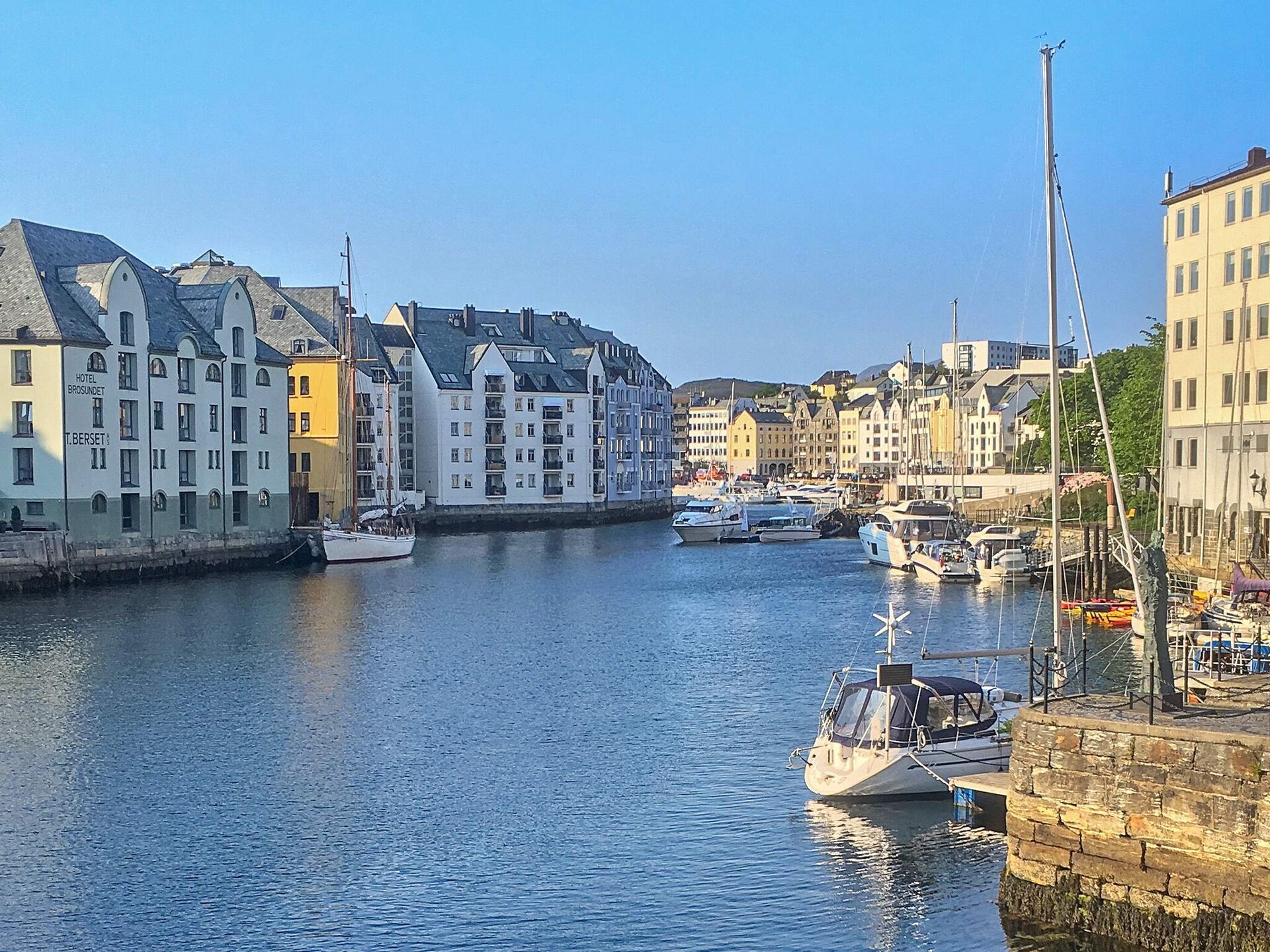 Authentieke rorbu aan de fjord met panoramisch uitzicht en visbootverhuur - foto 38