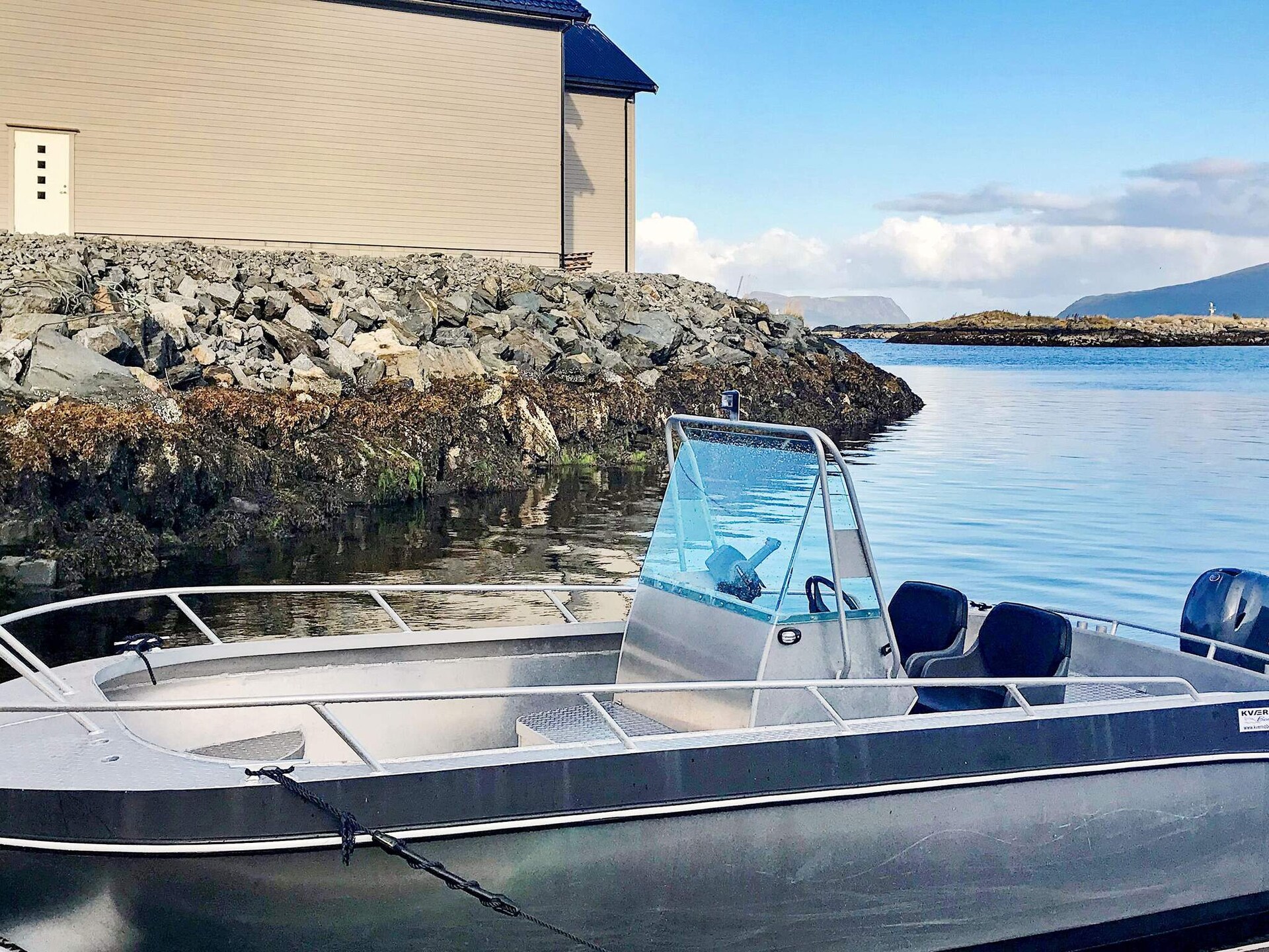 Authentieke rorbu aan de fjord met panoramisch uitzicht en visbootverhuur - foto 41