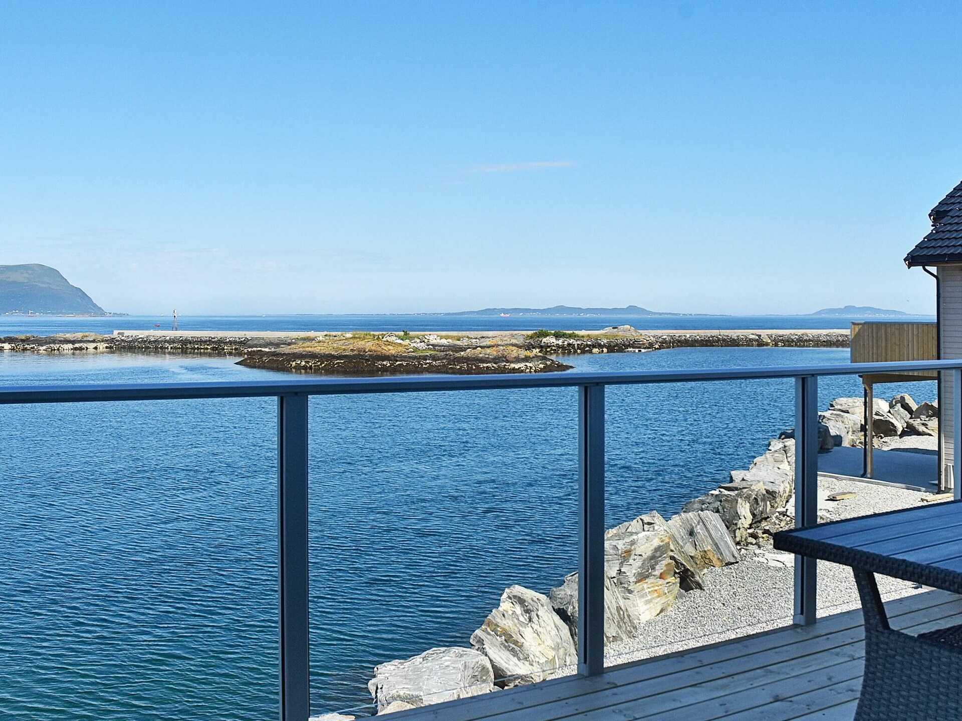Authentieke rorbu aan de fjord met panoramisch uitzicht en visbootverhuur - foto 4