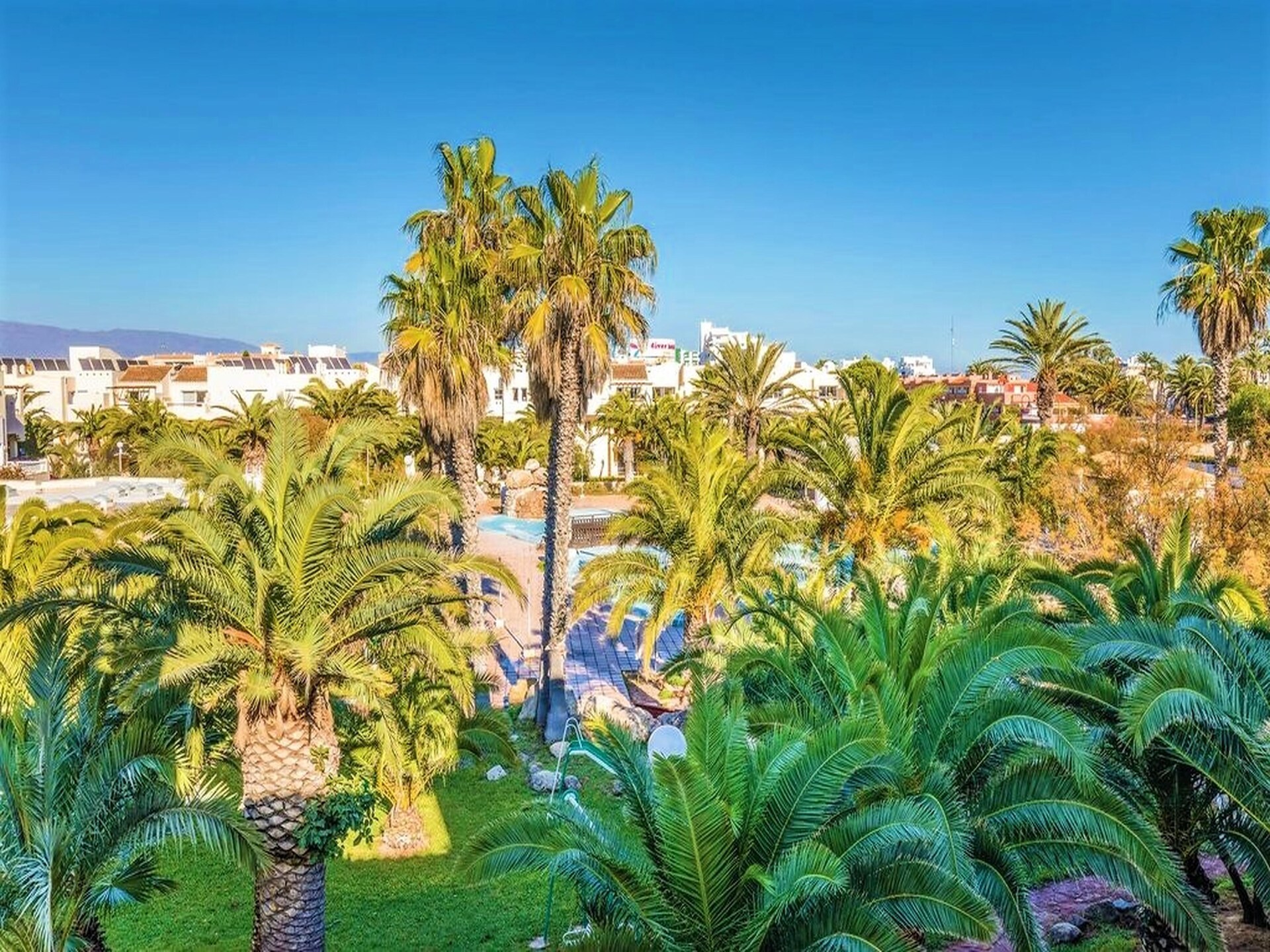 Zonnig appartement in Roquetas de Mar met zwembad, dichtbij strand en golfbaan - foto 21