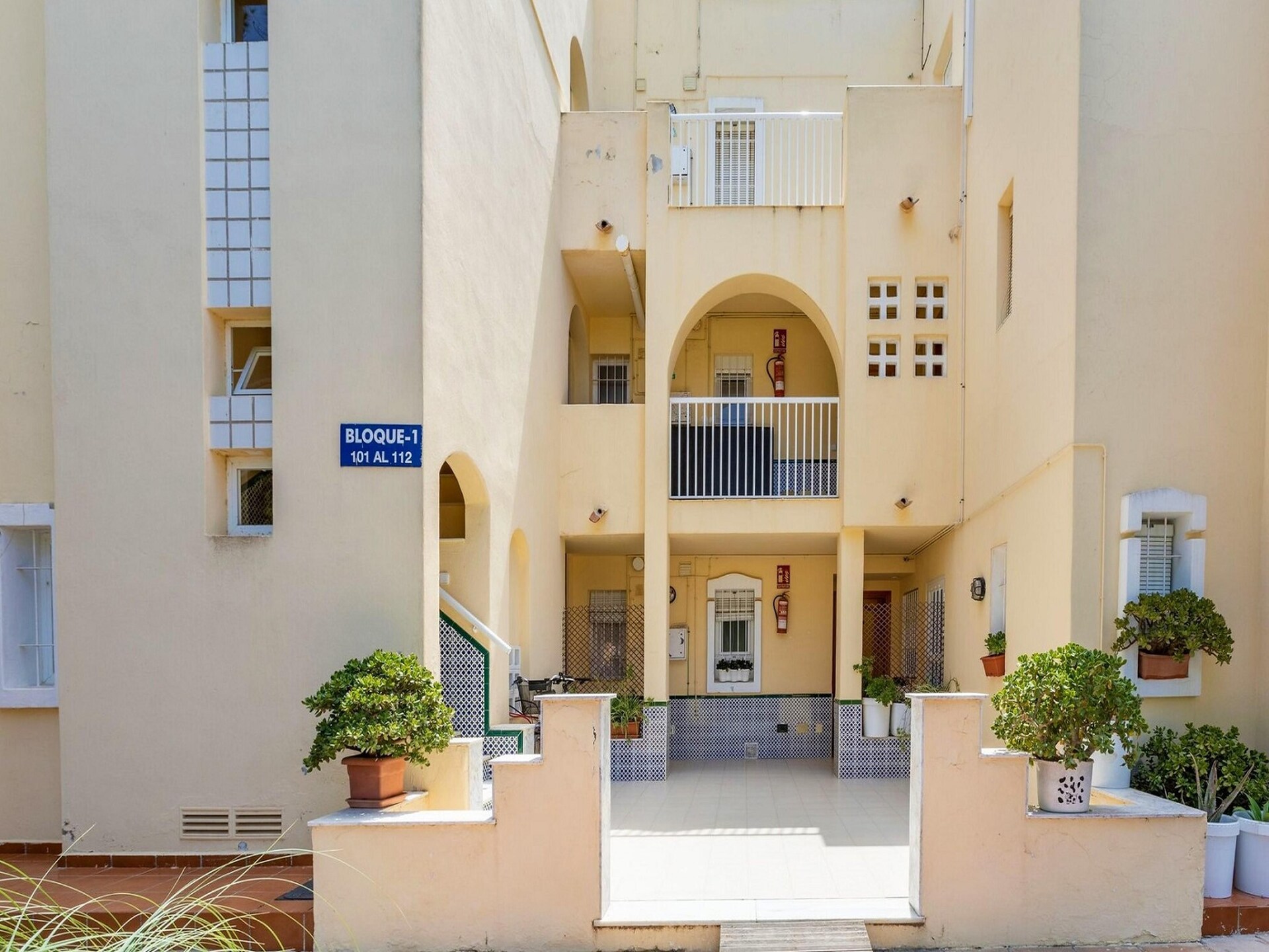 Zonnig appartement in Roquetas de Mar met zwembad, dichtbij strand en golfbaan - foto 8