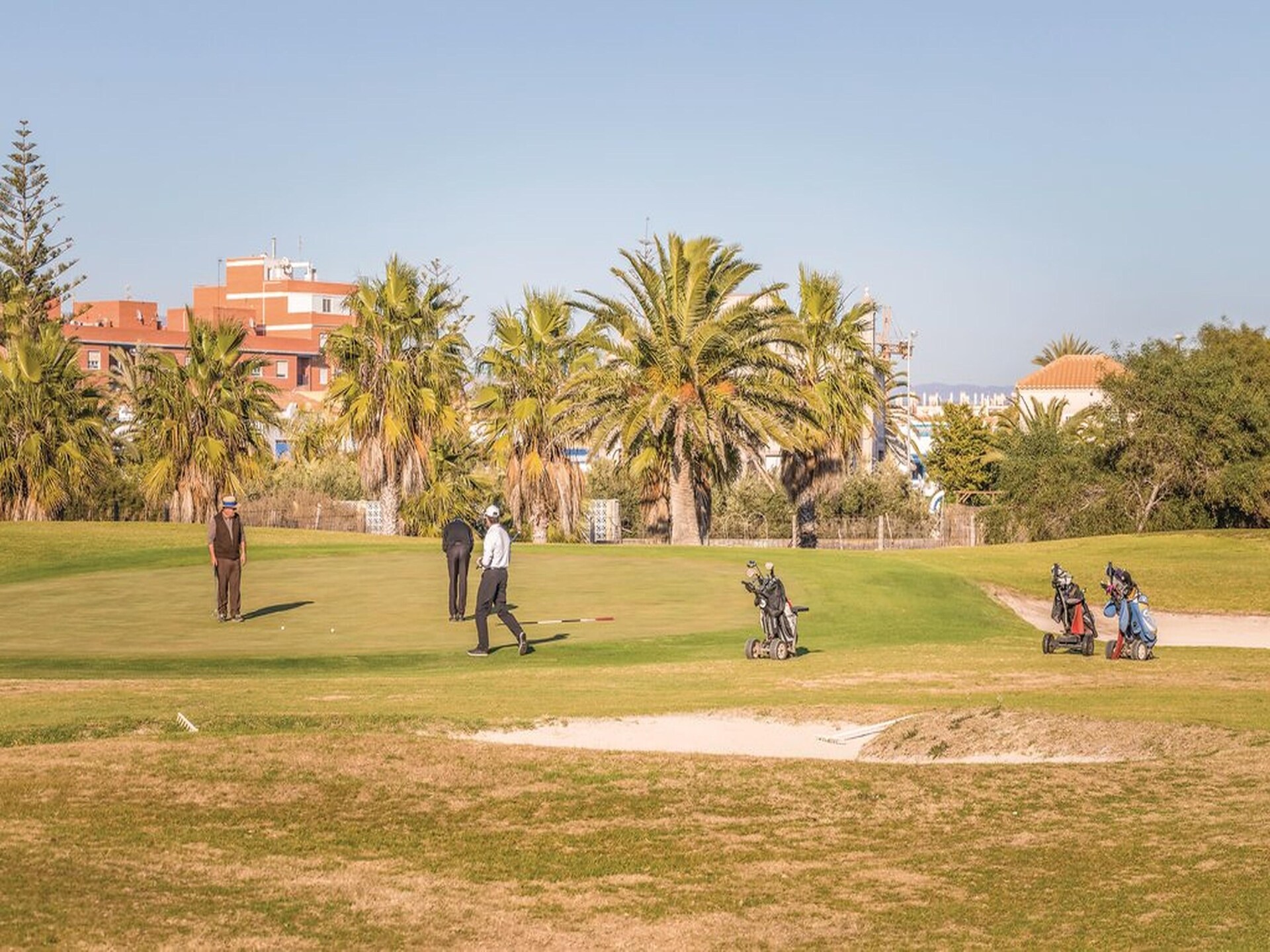 Zonnig appartement in Roquetas de Mar met zwembad, dichtbij strand en golfbaan - foto 32