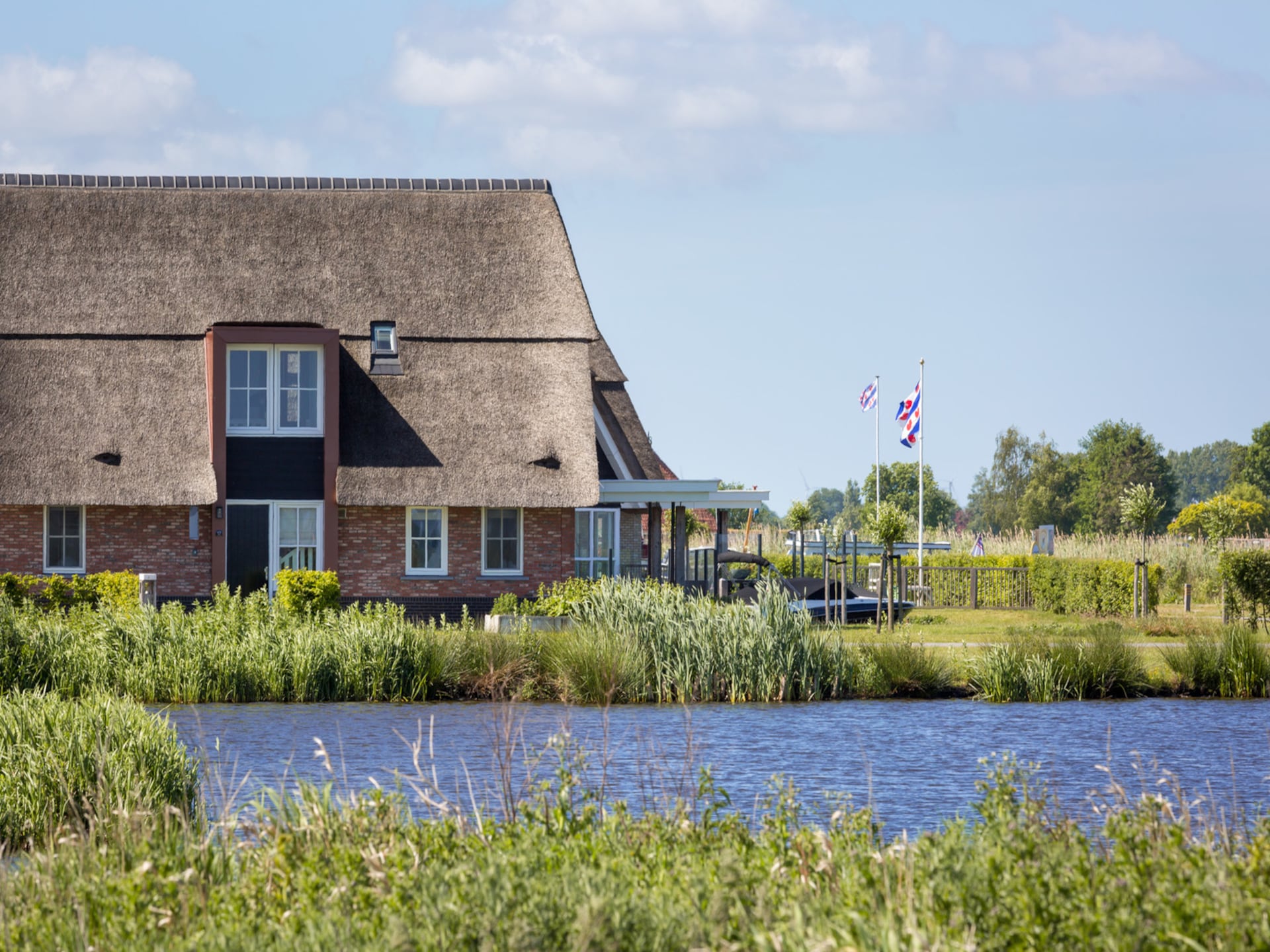 Luxe rietgedekte villa aan het Tjeukemeer voor 10 personen - foto 22