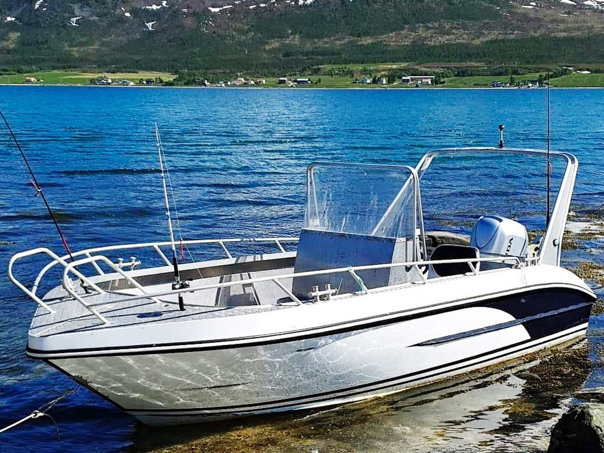 Sfeervol vakantiehuis aan zee met uitzicht op Lyngenfjord - foto 33
